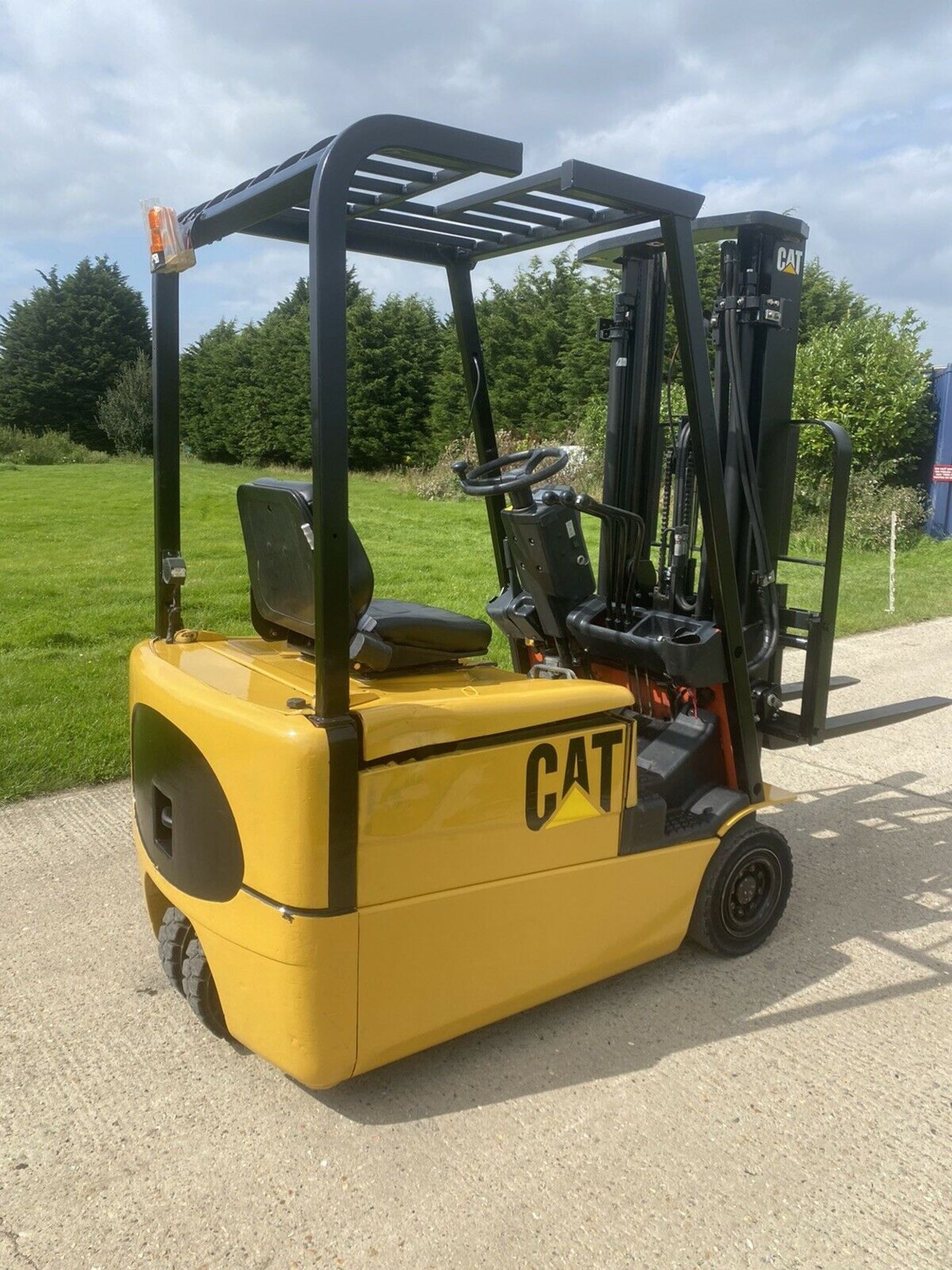 Cat 1.6 Tonne Electric forklift truck - Image 3 of 4