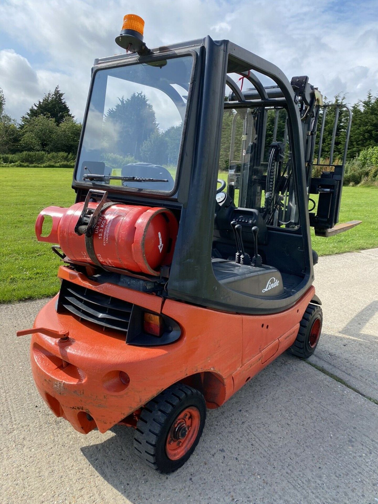 Linde 2 Tonne Gas Container Spec Forklift - Image 5 of 5