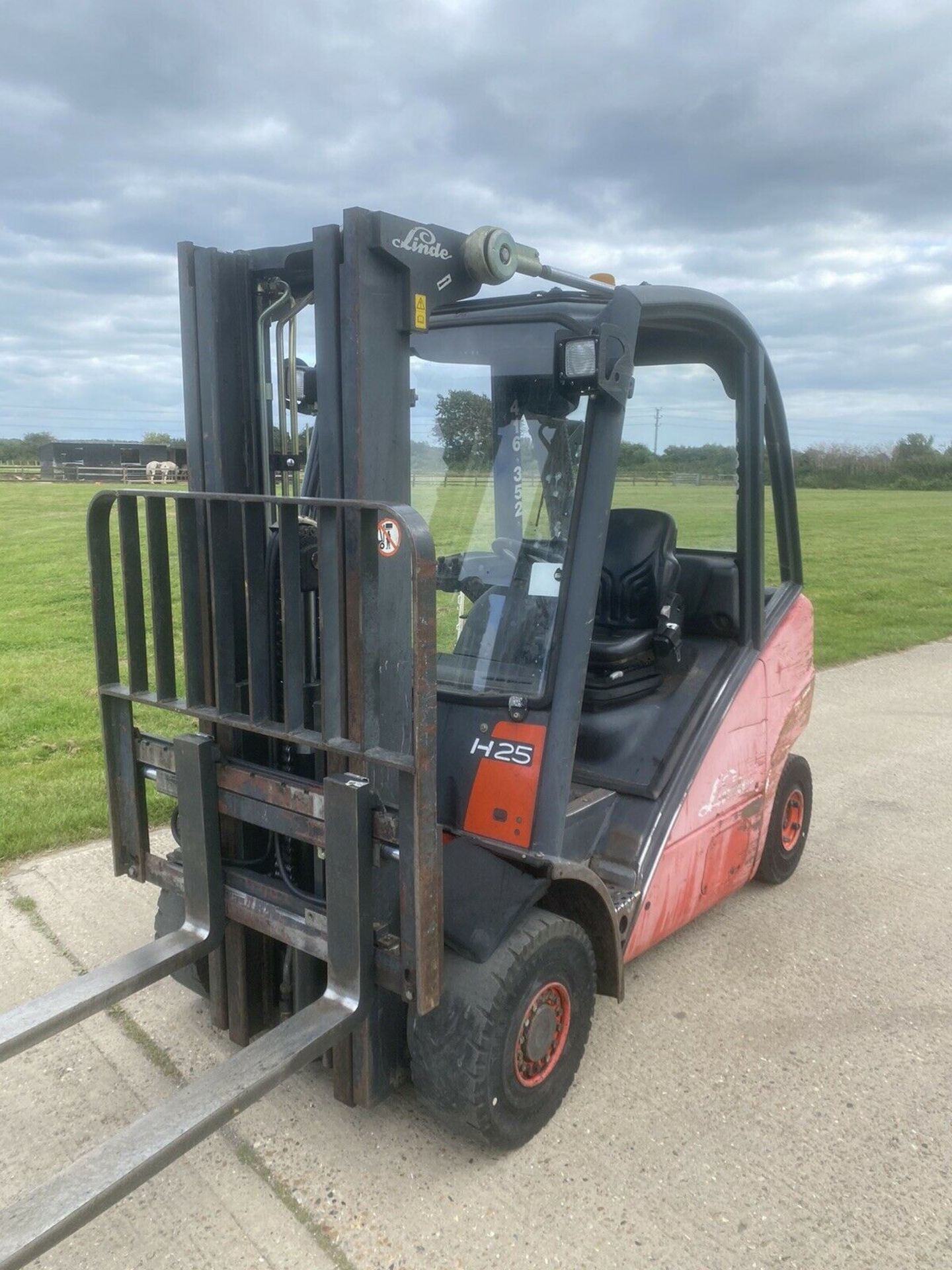 Linde 2.5 Tonne Diesel Container Spec Forklift - Image 2 of 3