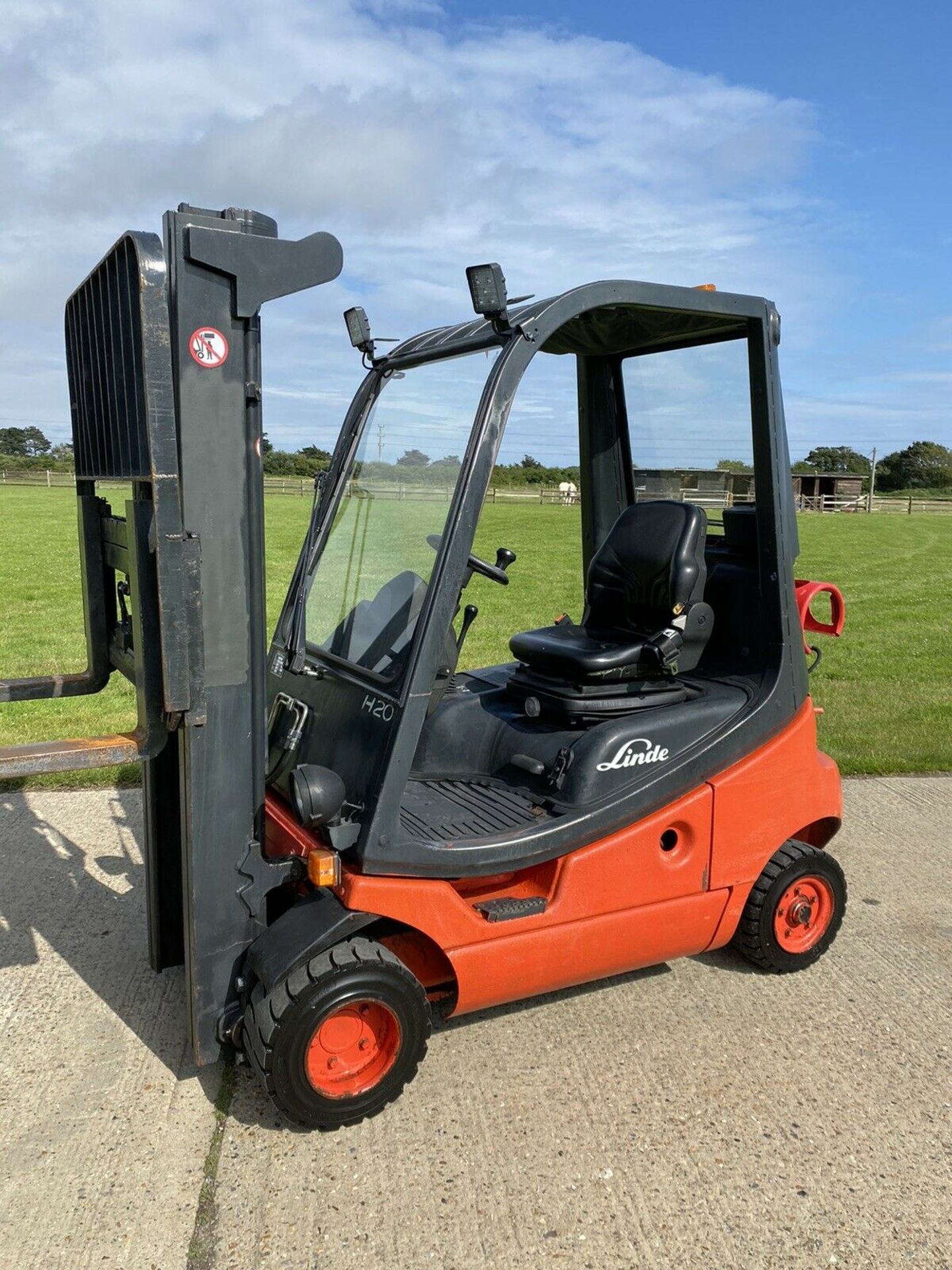 Linde 2 Tonne Gas Container Spec Forklift