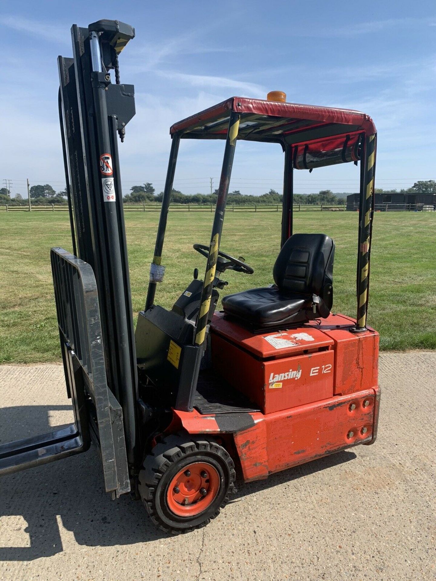 Linde 1.2 Tonne Electric Forklift