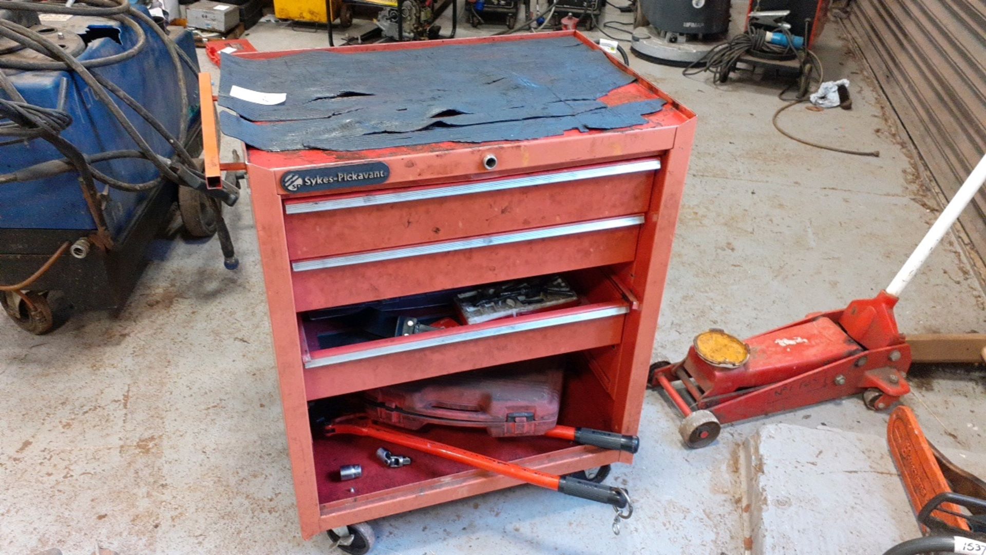 Mobile tool chest