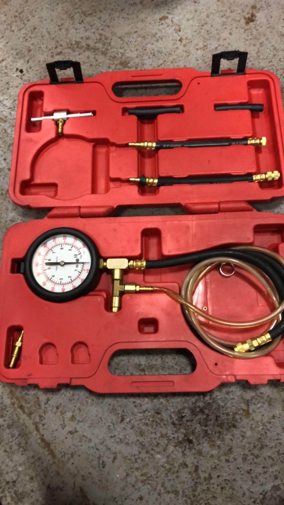 Pressure gauge test kit - Image 2 of 4