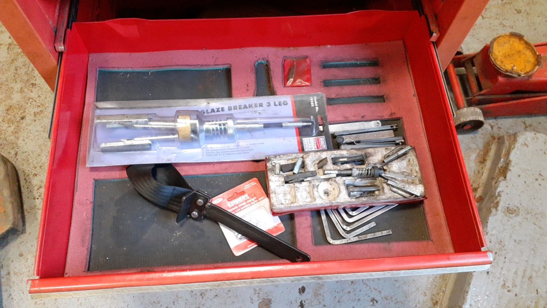 Mobile tool chest - Image 4 of 5