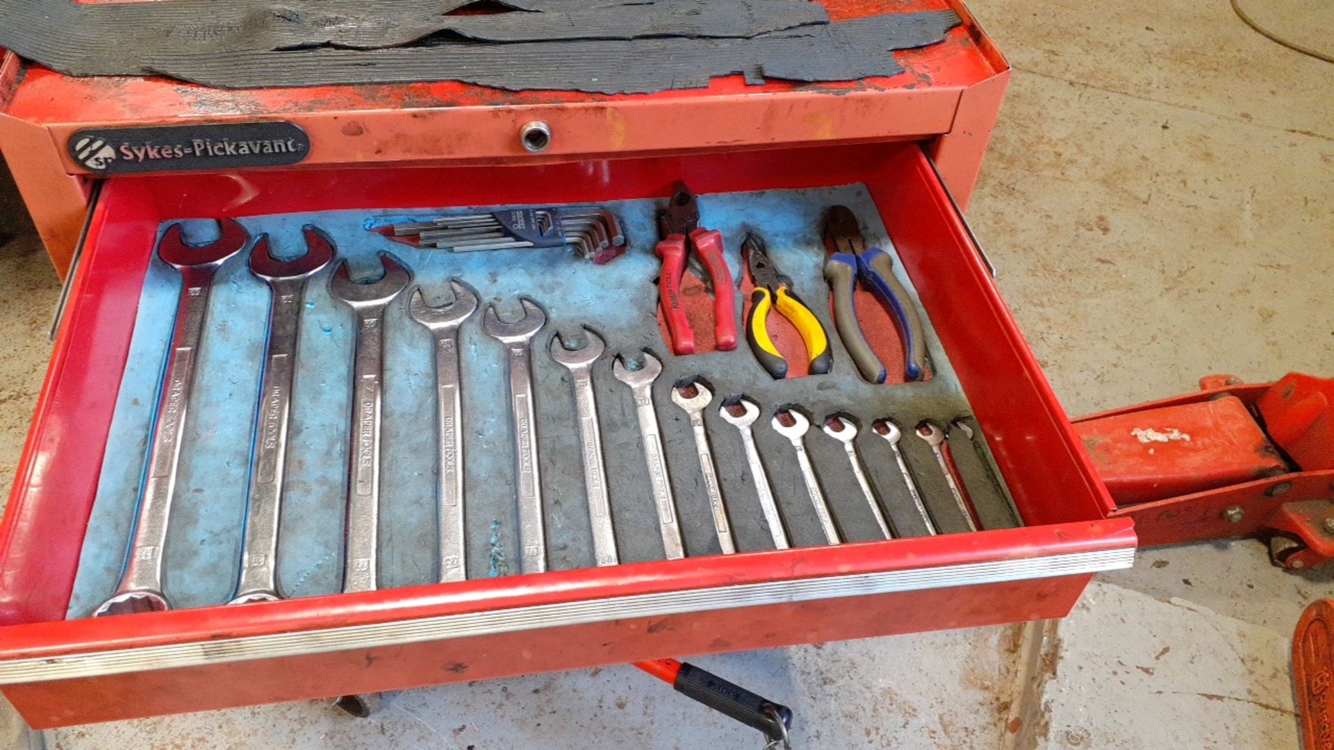 Mobile tool chest - Image 2 of 5