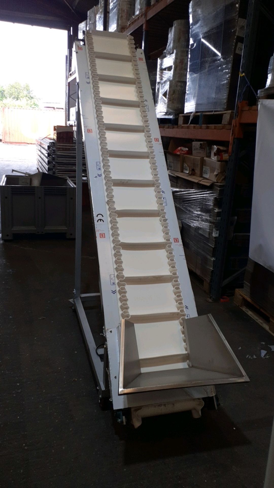 Elevated conveyor - Image 2 of 3