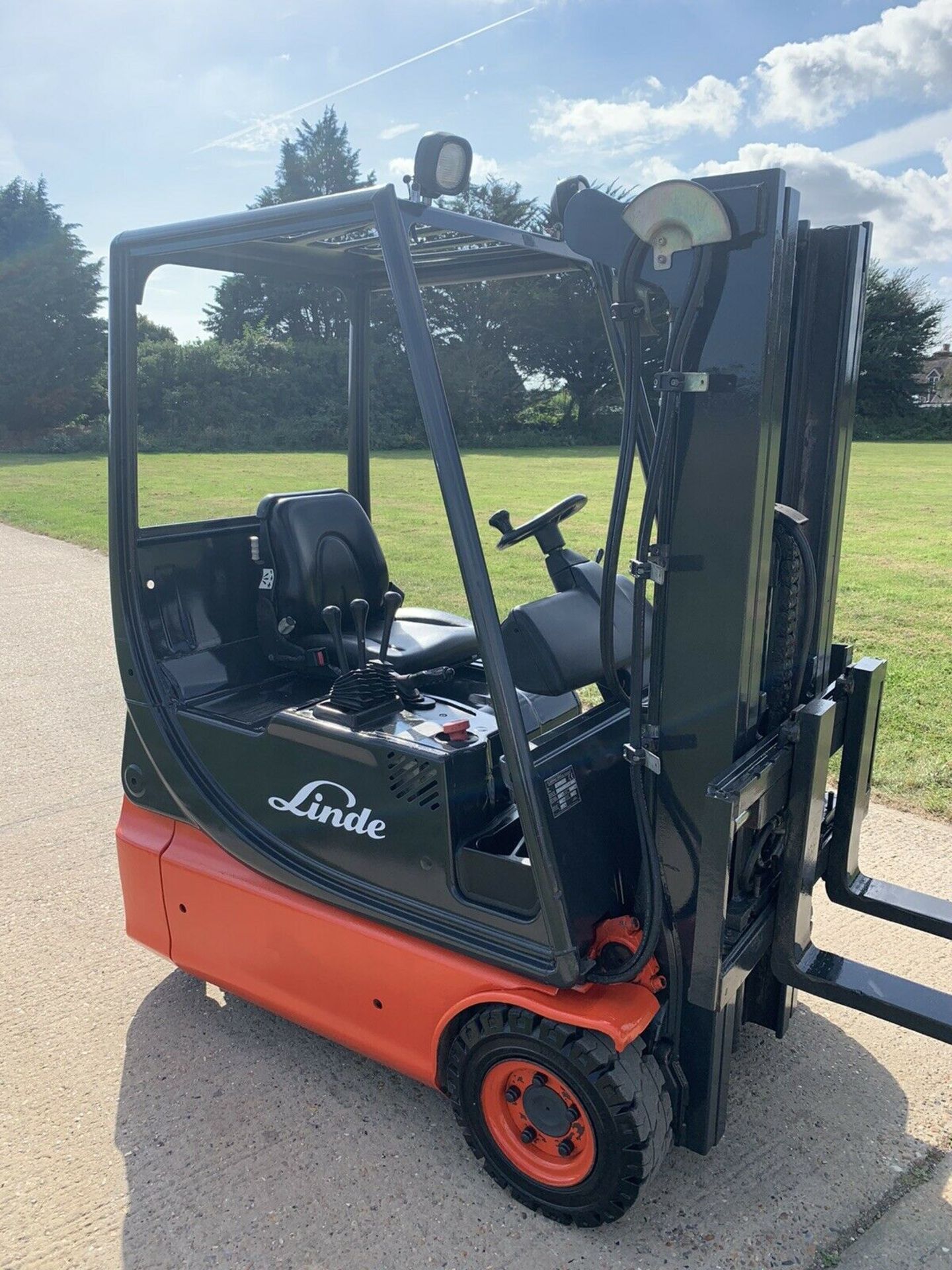 Linde 1.6 Tonne Electric Container Spec Forklift - Image 3 of 5