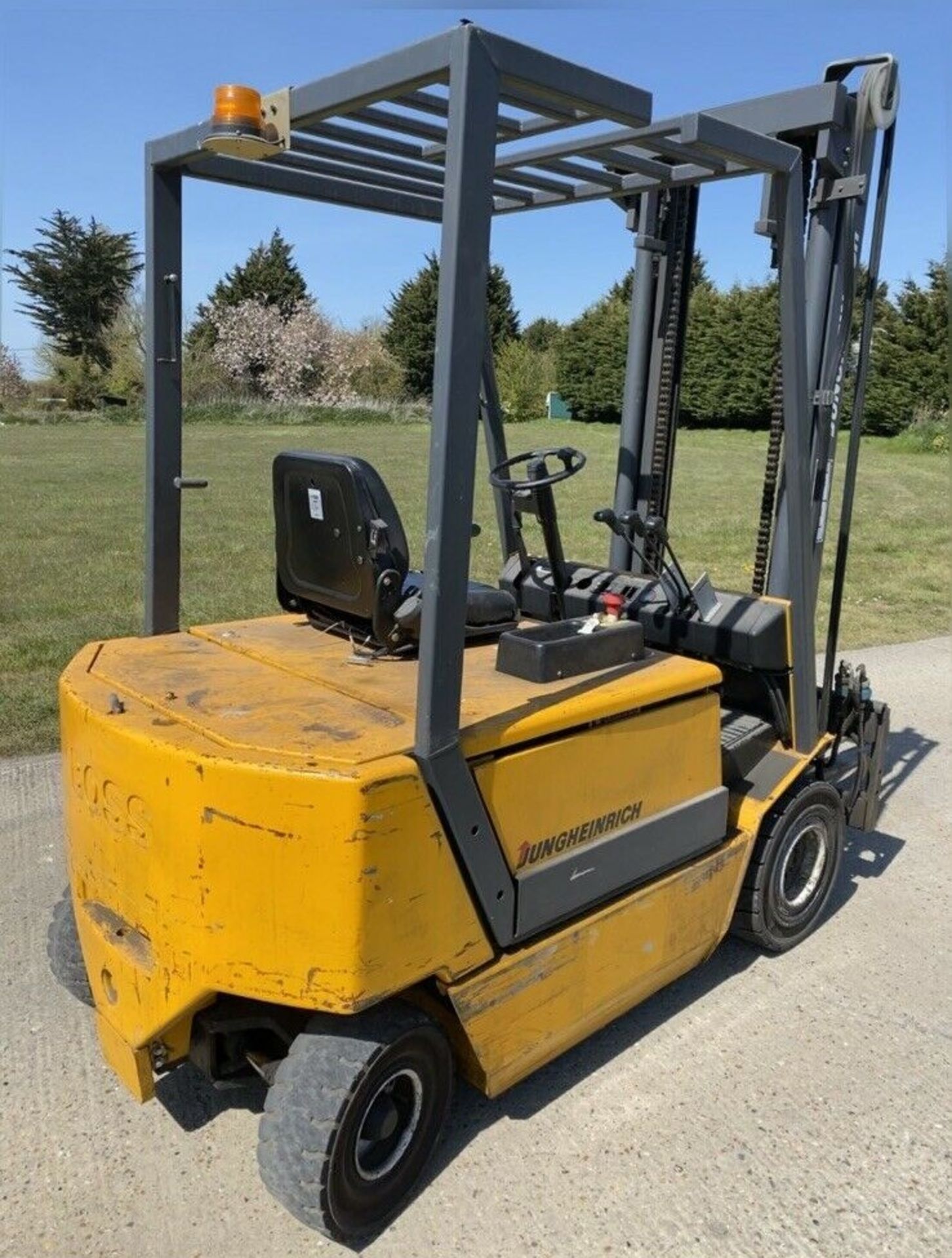 Boss 2.5 Tonne Electric forklift truck - Image 5 of 5