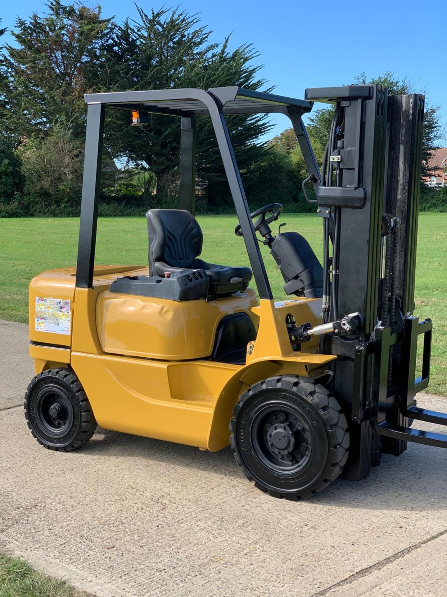 Caterpillar 2.5 Tonne Diesel Container Spec Forklift - Image 3 of 4