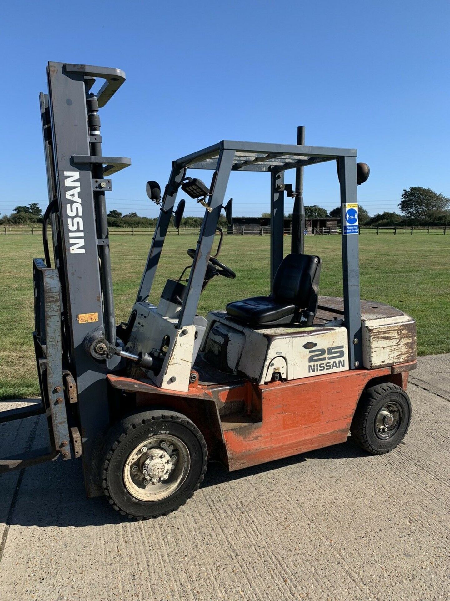 Nissan 2.5 Tonne Diesel Forklift Truck - Image 2 of 3