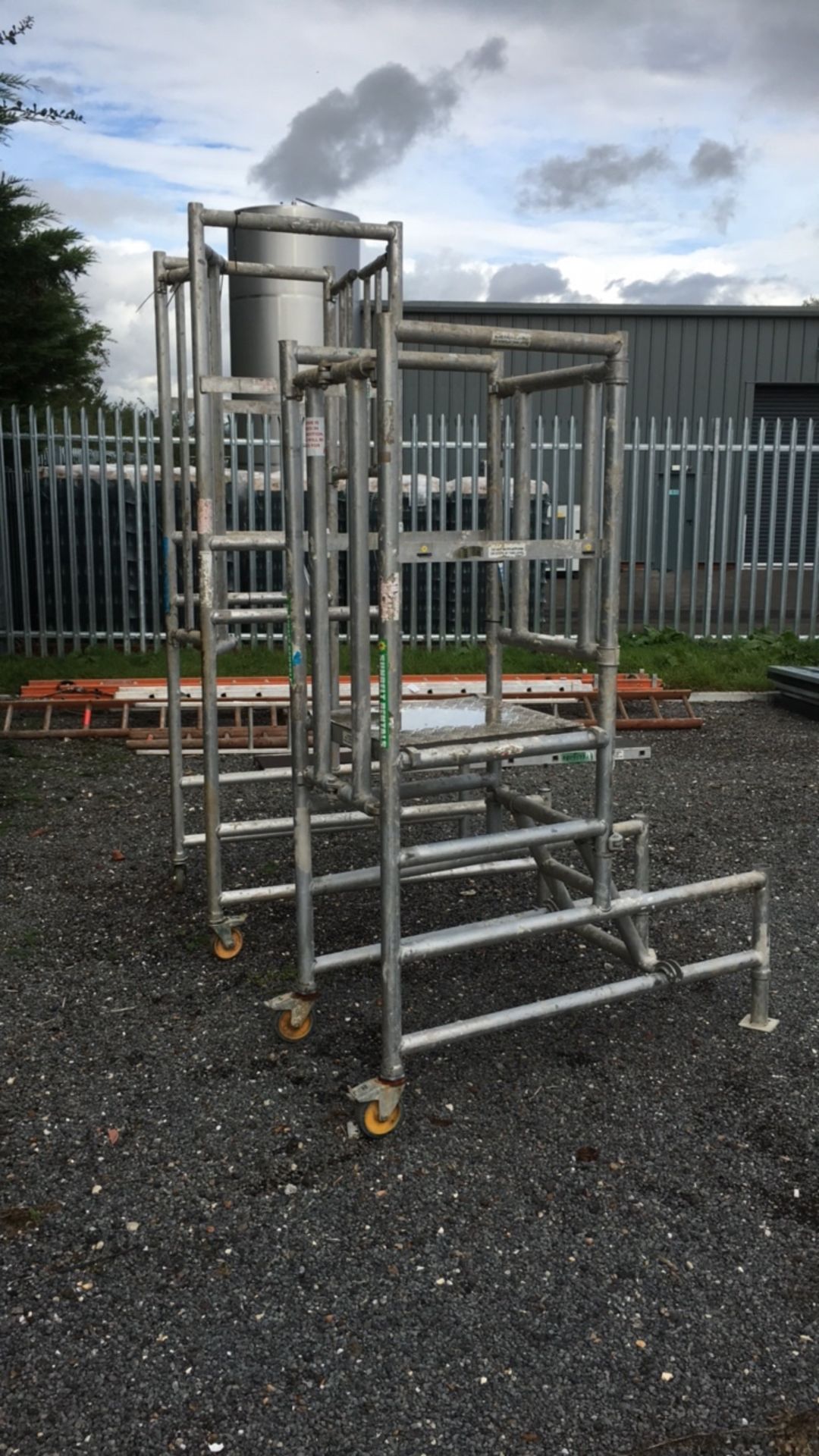 Podium scaffolding work platform job lot (A684318) - Image 2 of 3