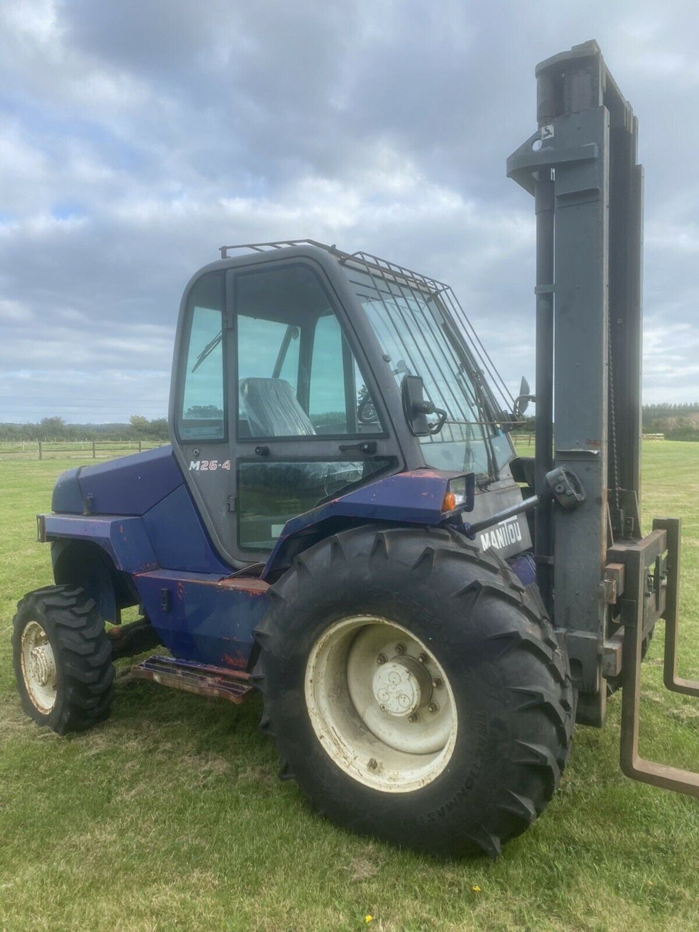 Mantou M26.4 four wheel drive diesel forklift