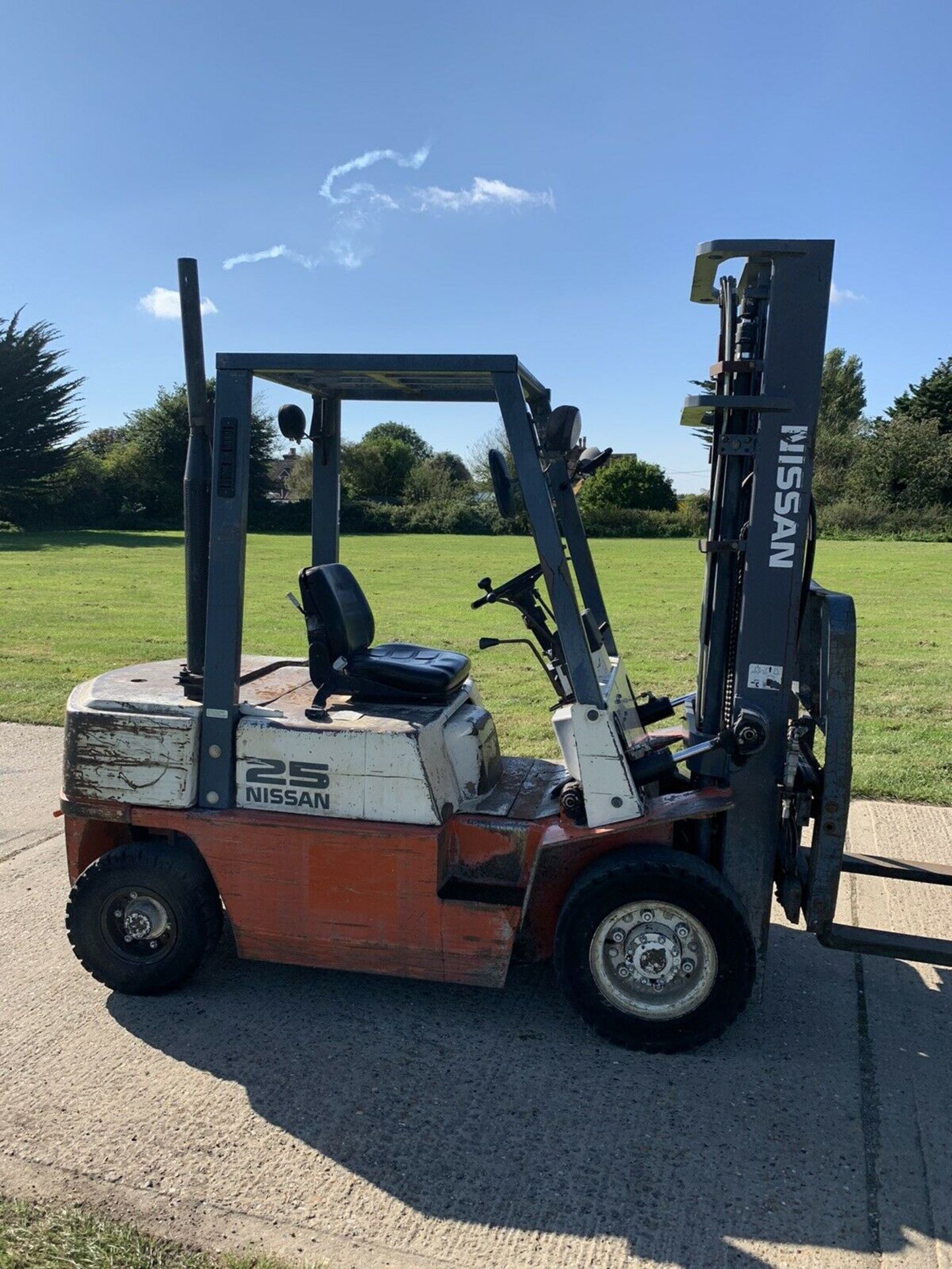 Nissan 2.5 Tonne Diesel Forklift Truck