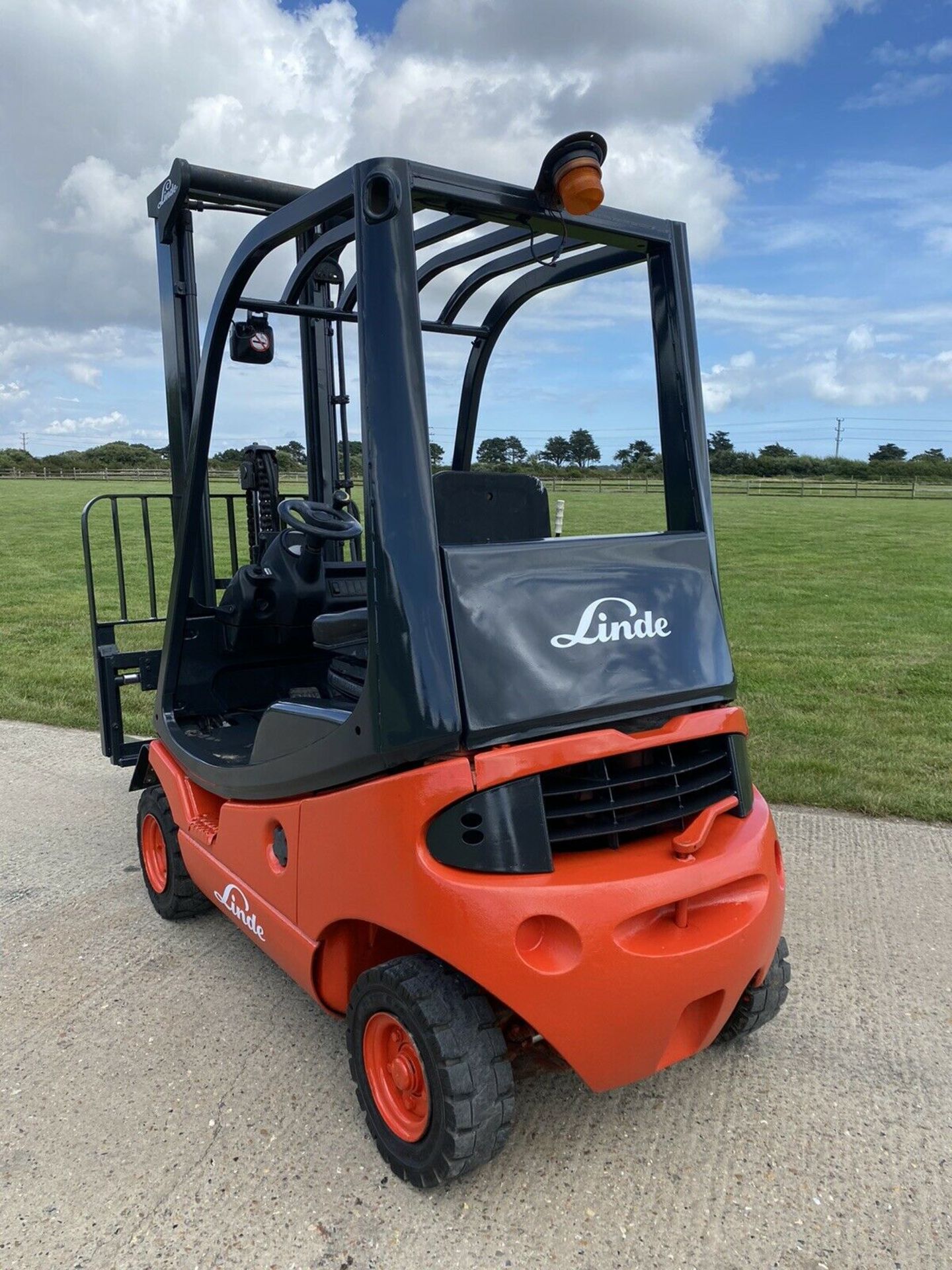 Linde 1.8 Tonne Diesel Forklift - Image 4 of 4