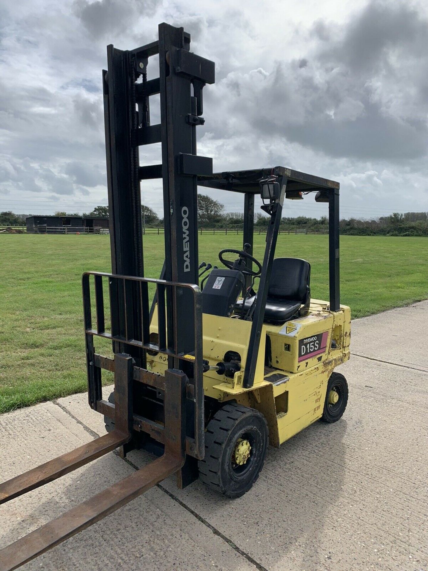 Daewoo 1.5 Tonne Diesel Forklift - Image 2 of 3