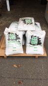 Industrial Spillage Absorbent Granules, New Safety Tread