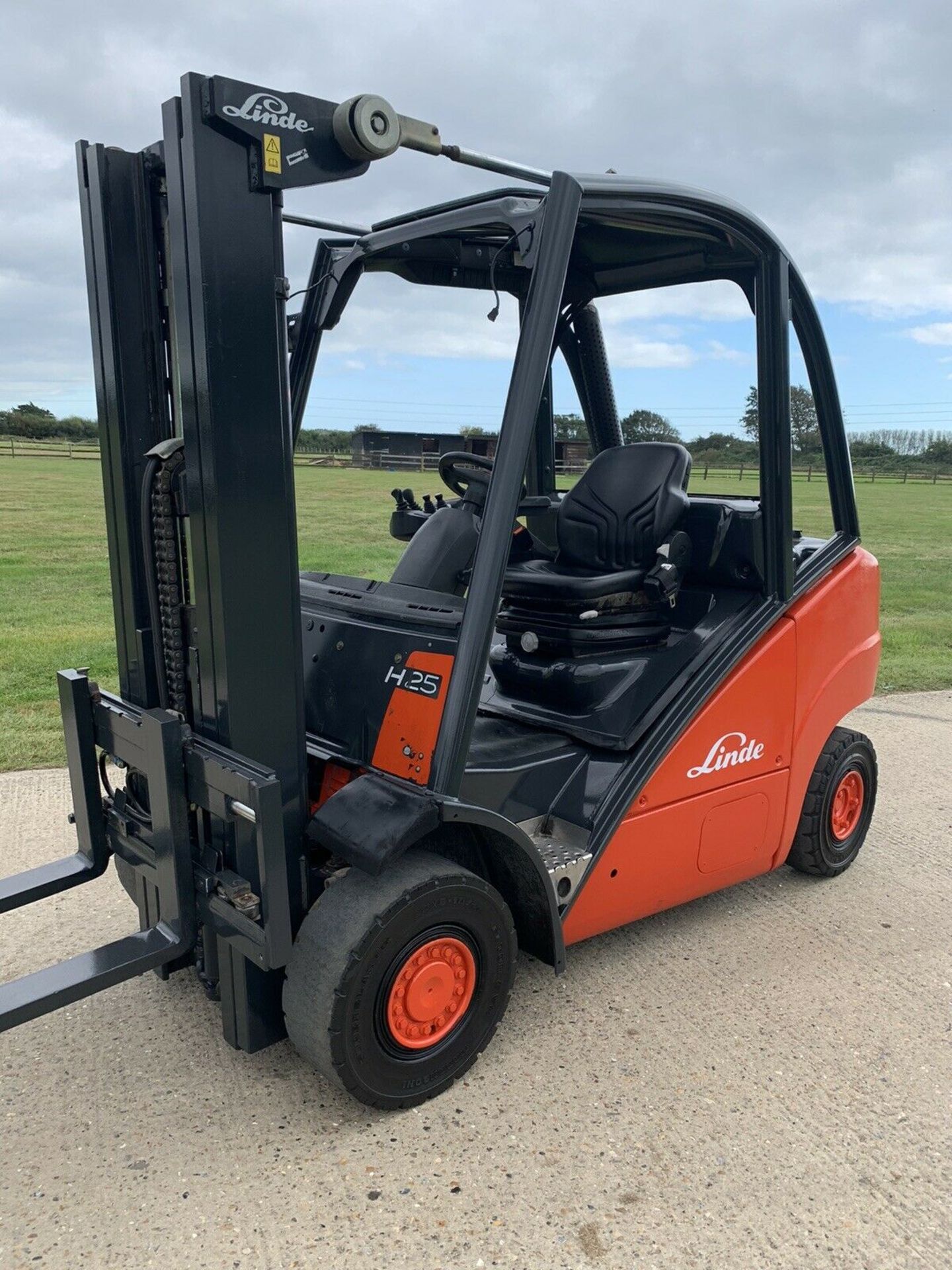 Linde 2.5 Tonne Diesel Container Spec Forklift - Image 2 of 3