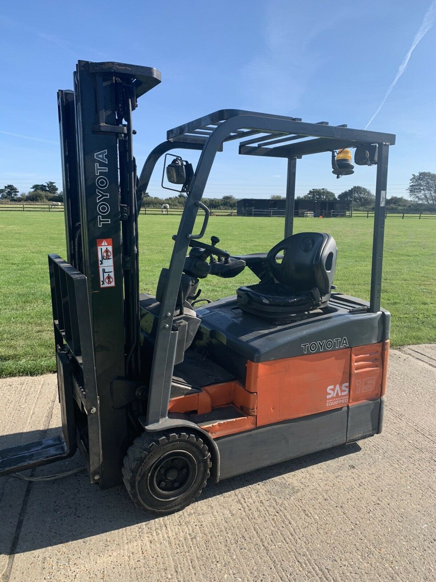 Toyota 1.5 Tonne Electric forklift truck Container