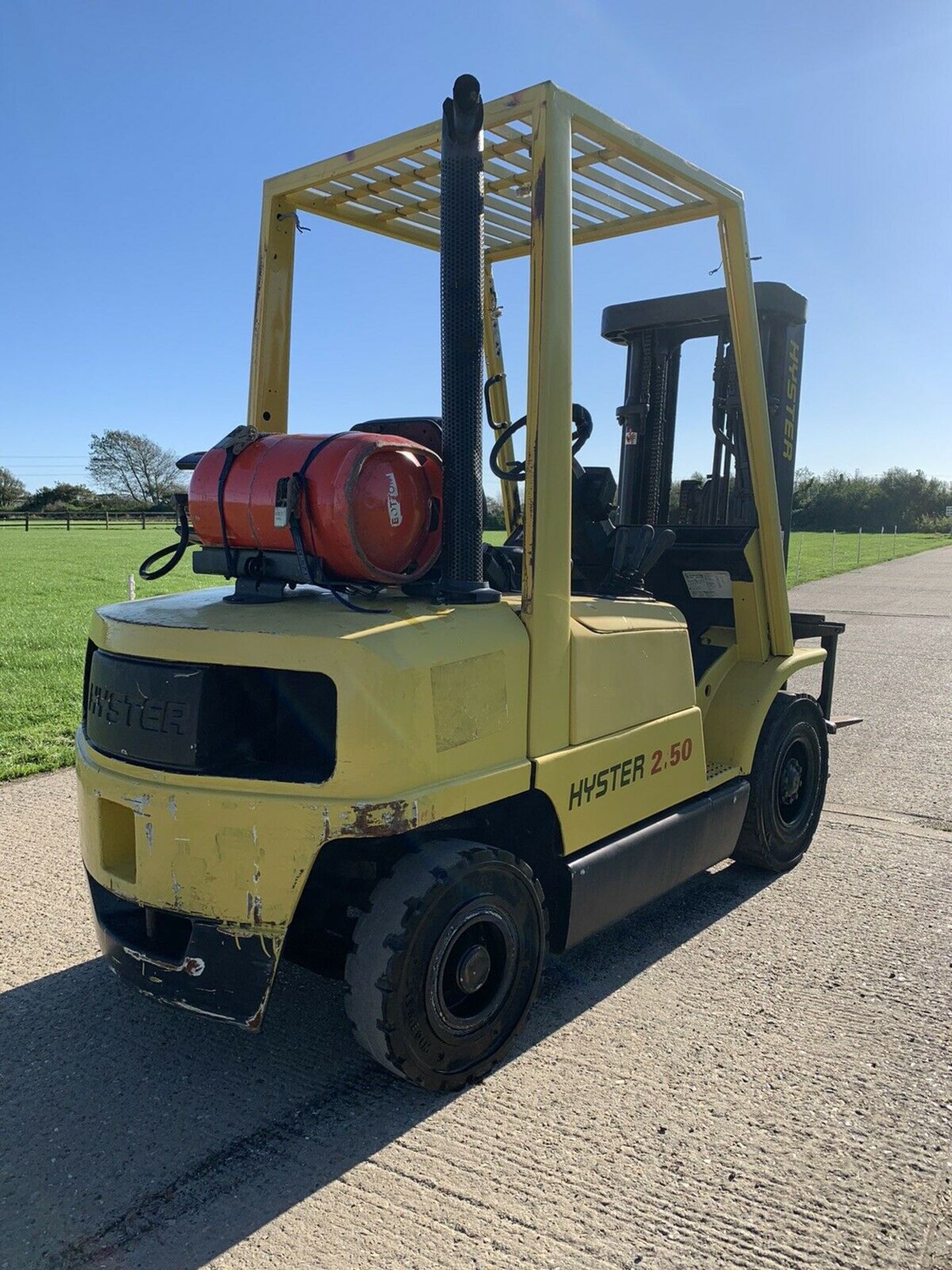 Hyster 2.5 Gas Container Spec Forklift - Image 3 of 4