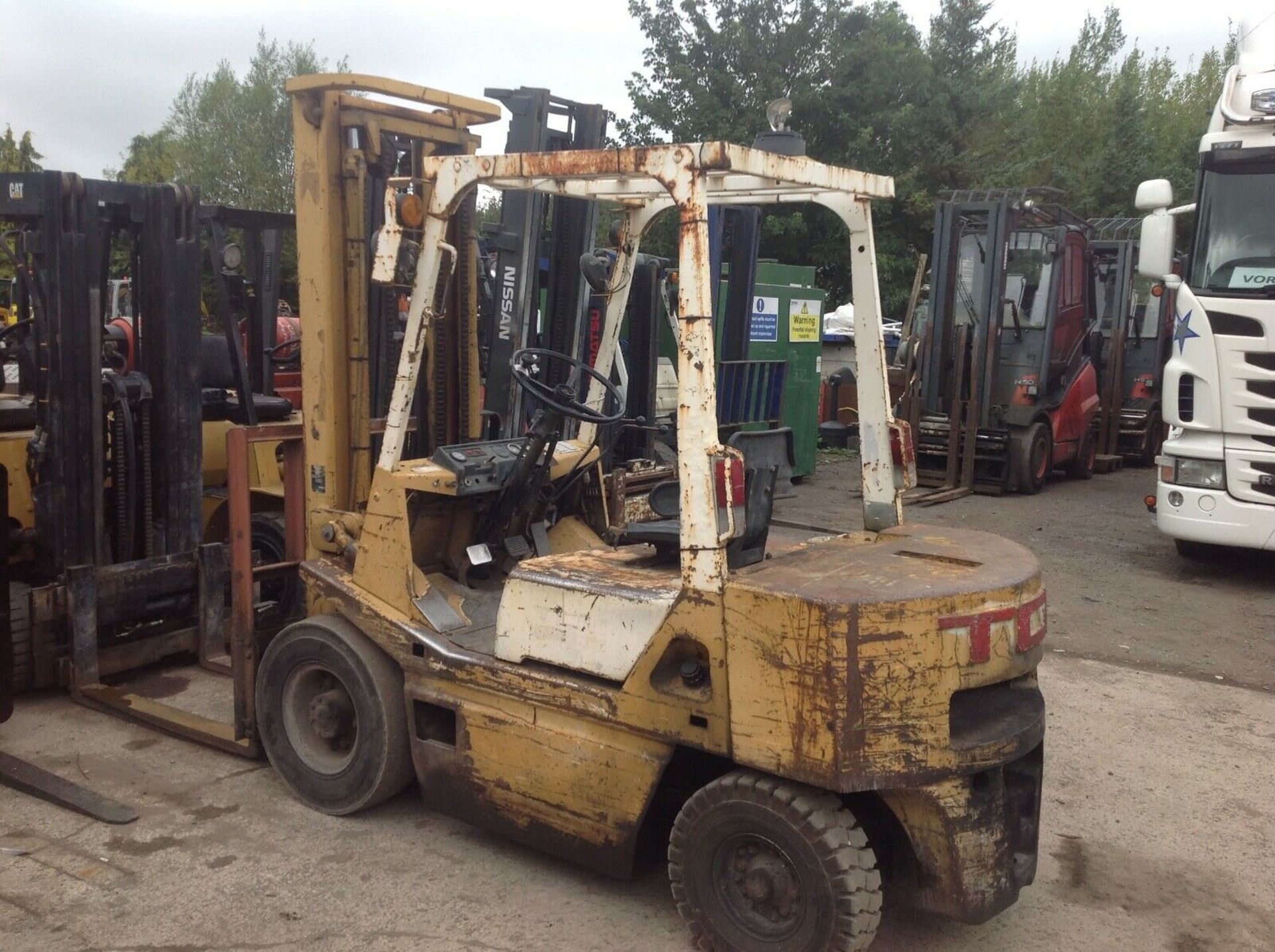 TCM 2.5 Diesel fork lift - Image 2 of 7