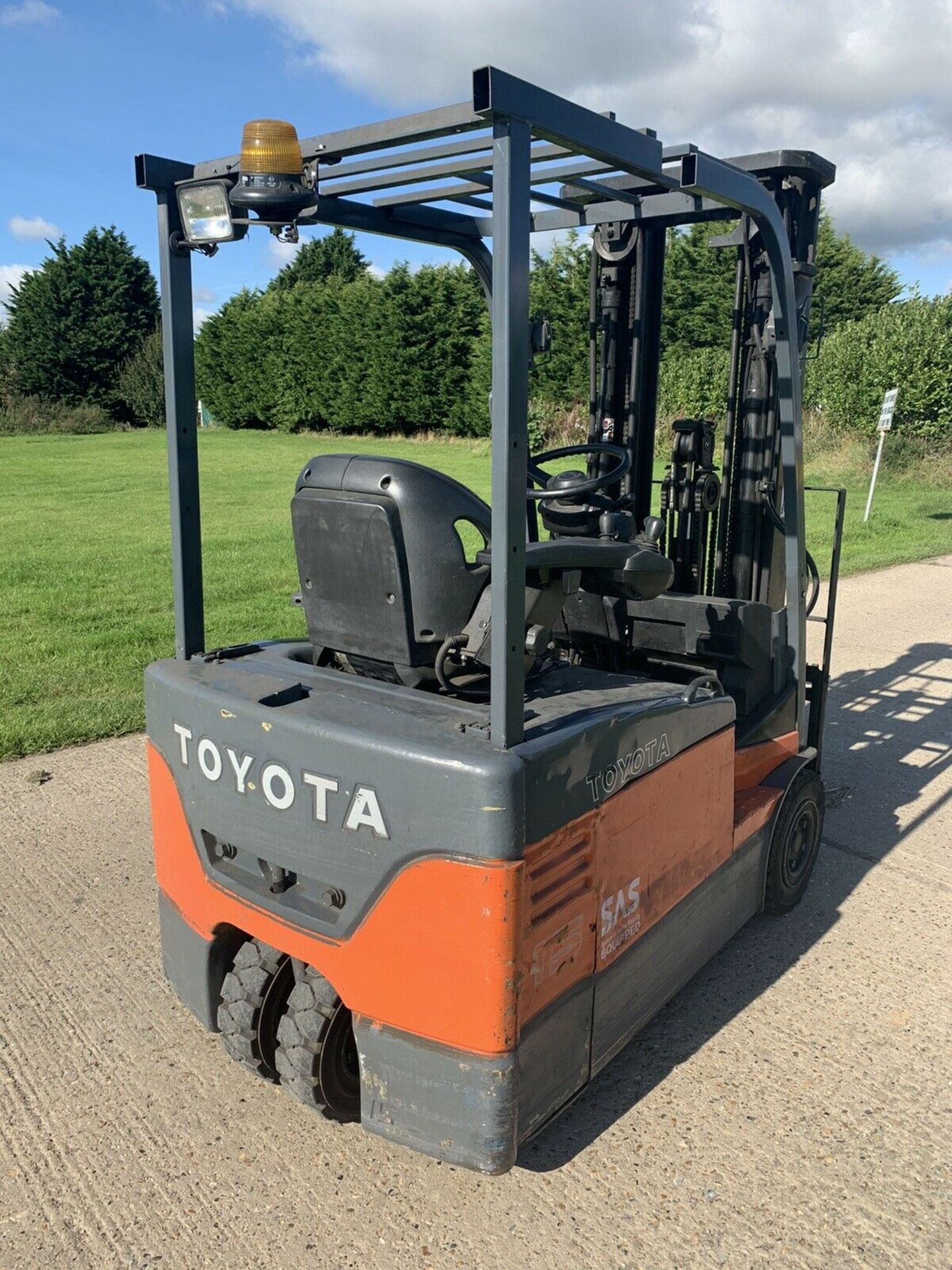 Toyota 1.5 Tonne Electric forklift truck Container - Image 4 of 5