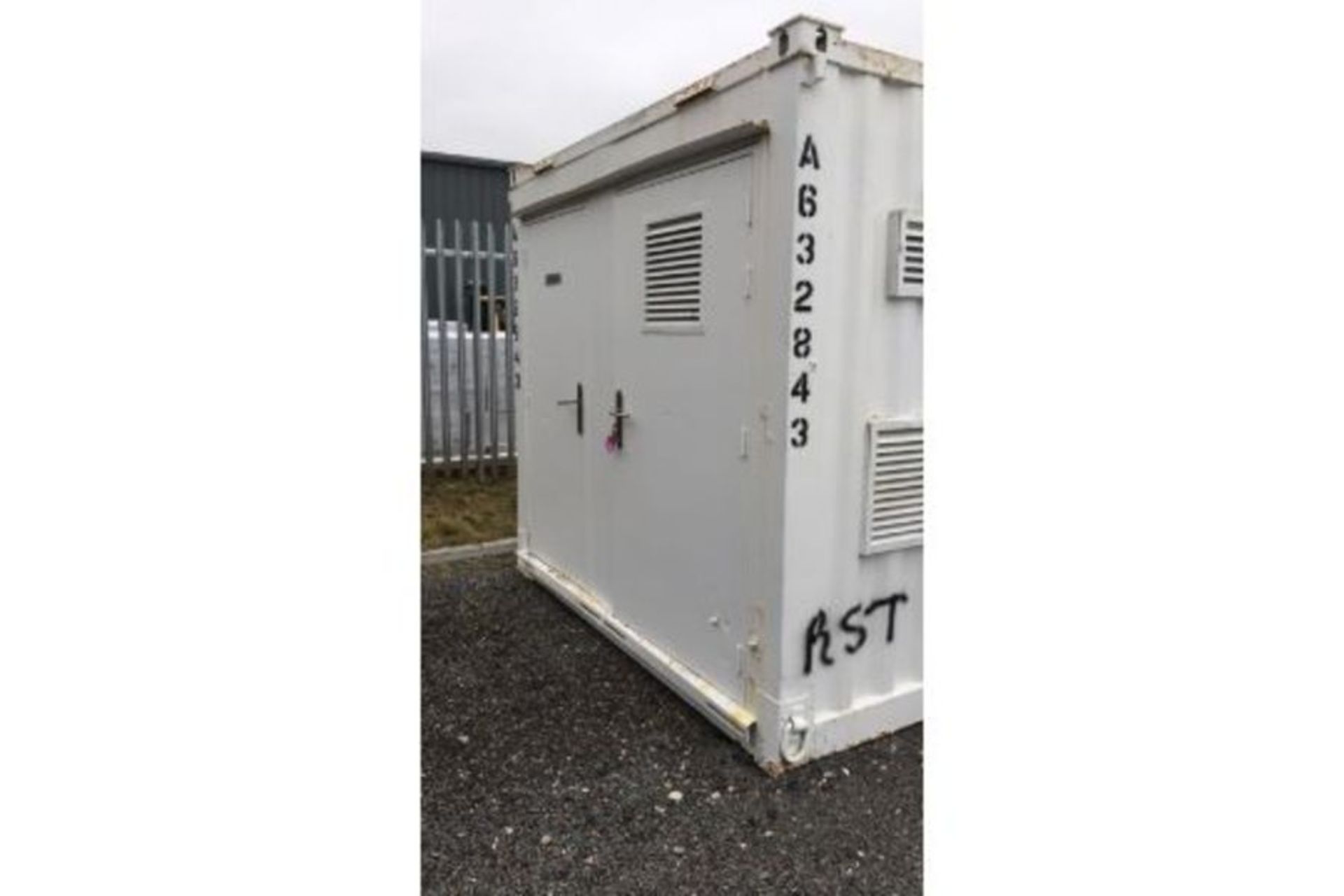 Welfare unit 25ft - Image 10 of 14