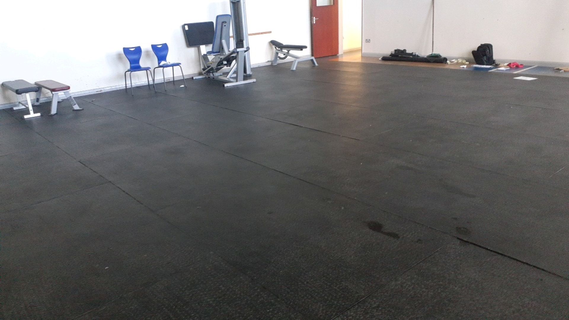 Gym floor - Image 2 of 3