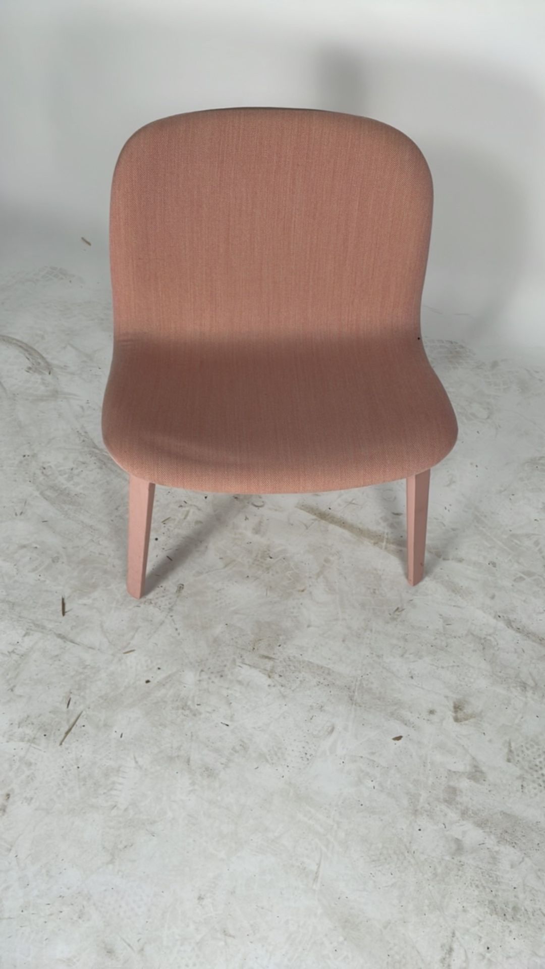 Pink urban chair. - Image 2 of 2