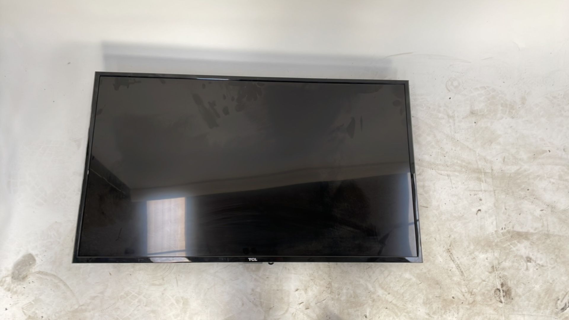 TCL tv - Image 5 of 8