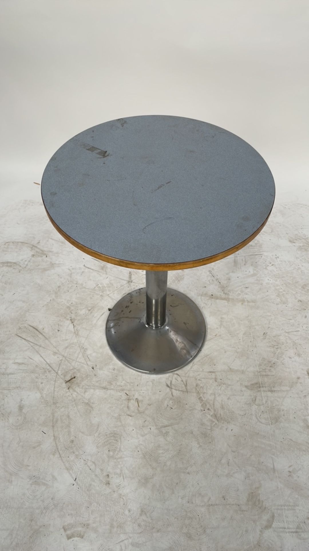 Light gray Table