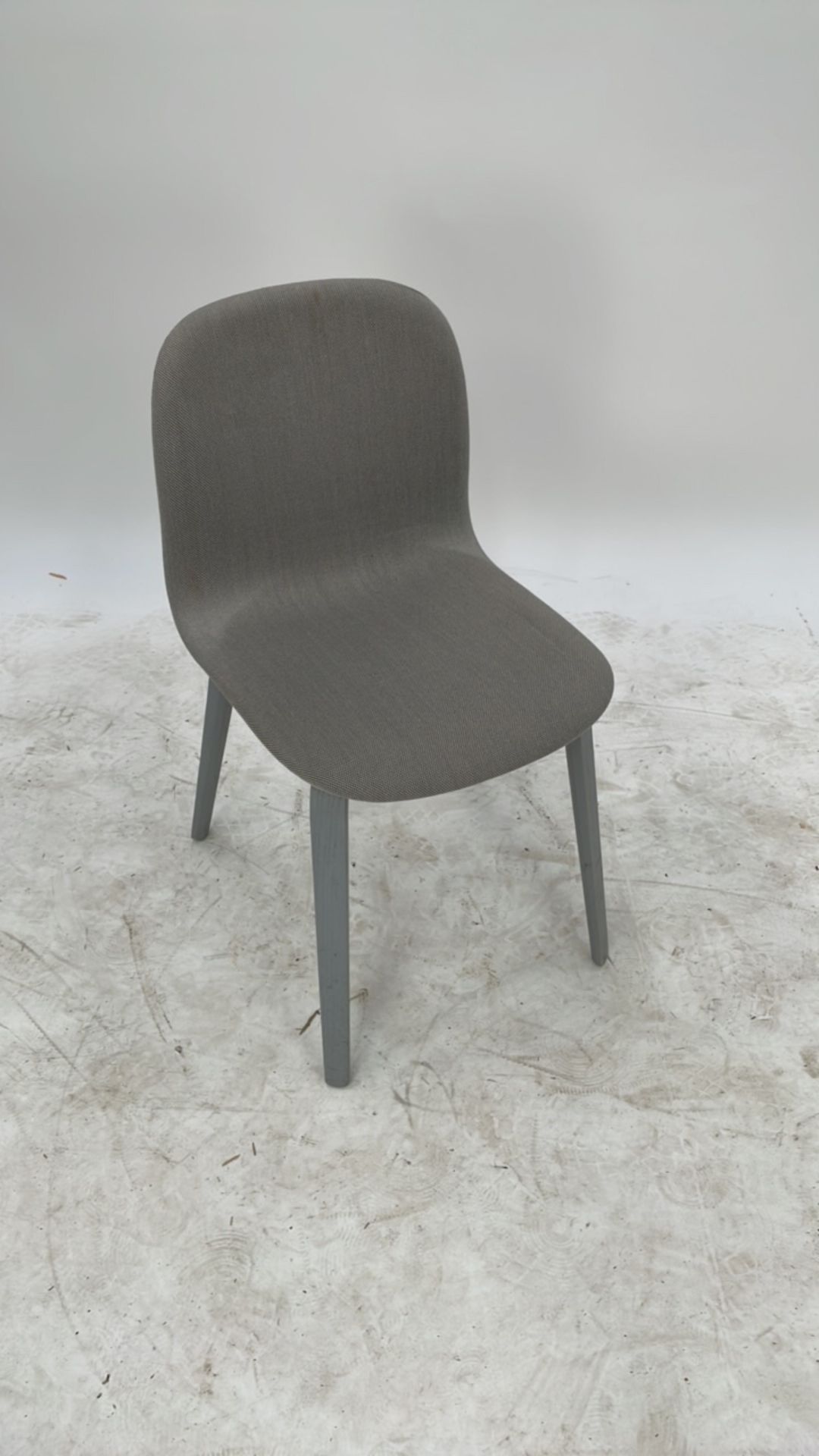 Grey urban style chair - Image 2 of 2