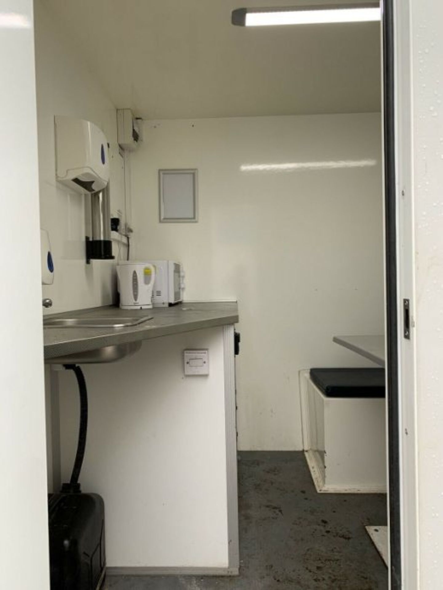 AJC ECO Towable Welfare Unit Canteen Dry Room Toil - Image 5 of 11