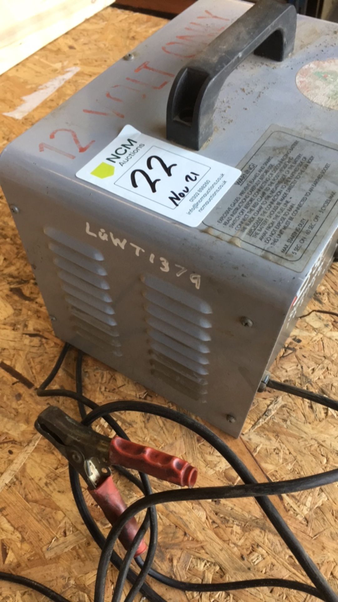 SIP Startmaster battery charger 12v (L#WT1379Y)