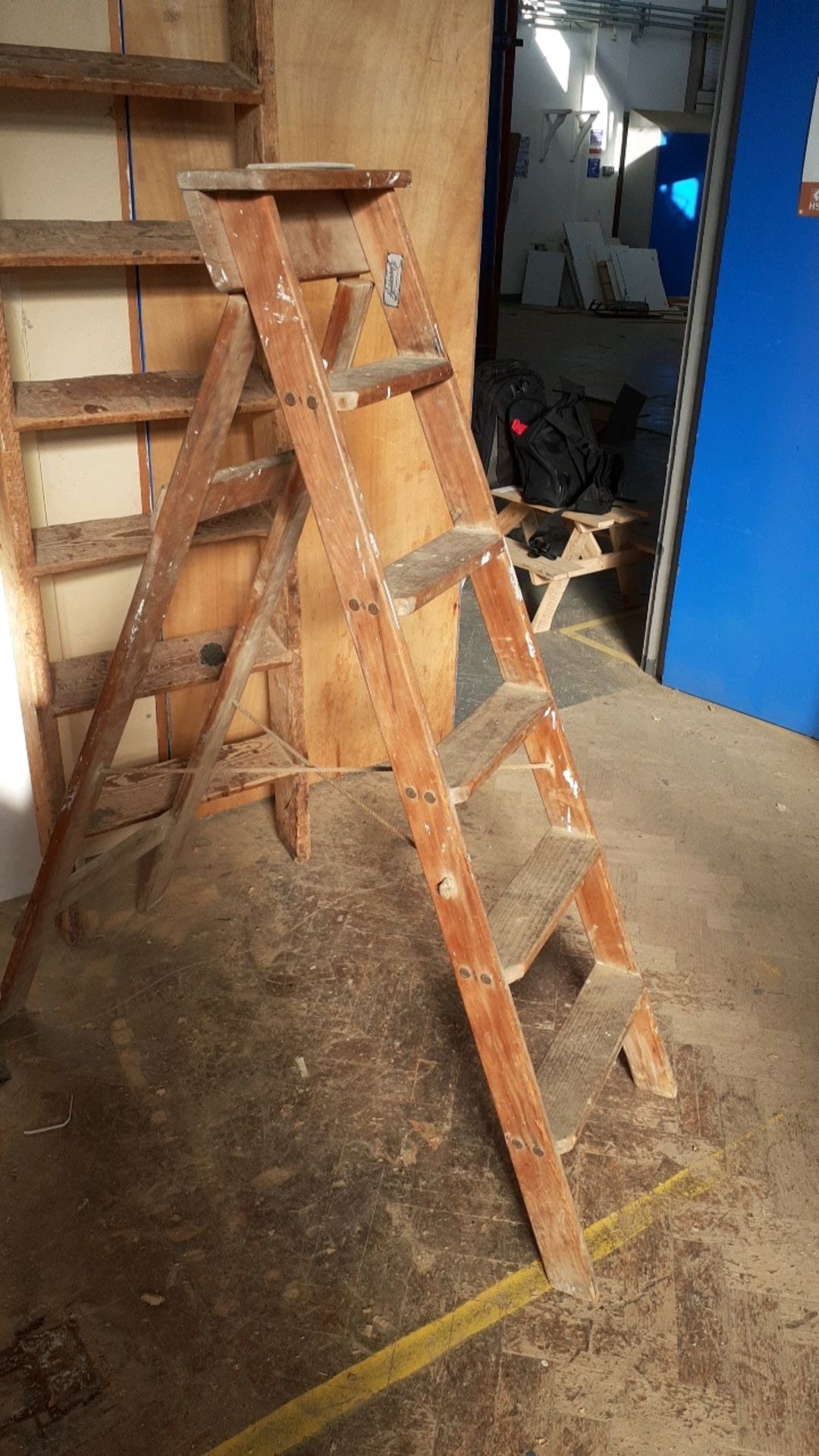 Ladders - Image 2 of 3