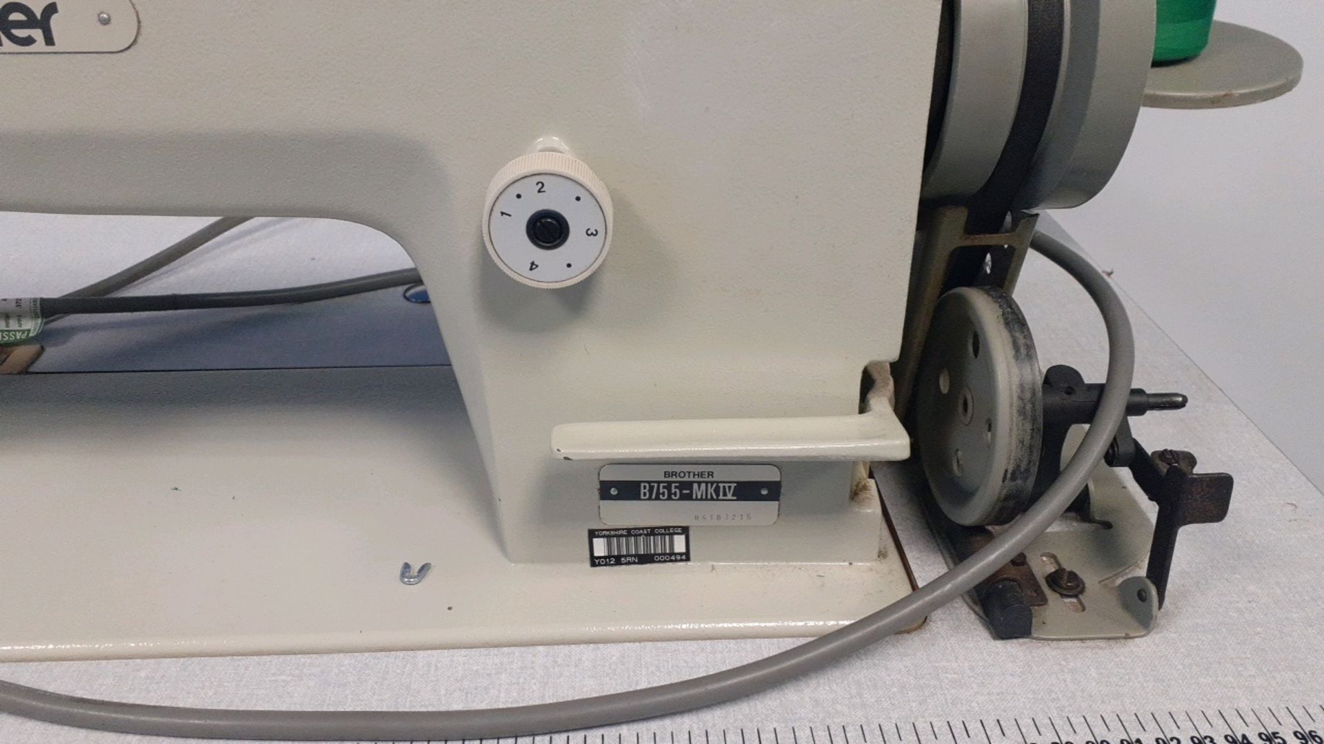 Sewing machine - Image 3 of 4