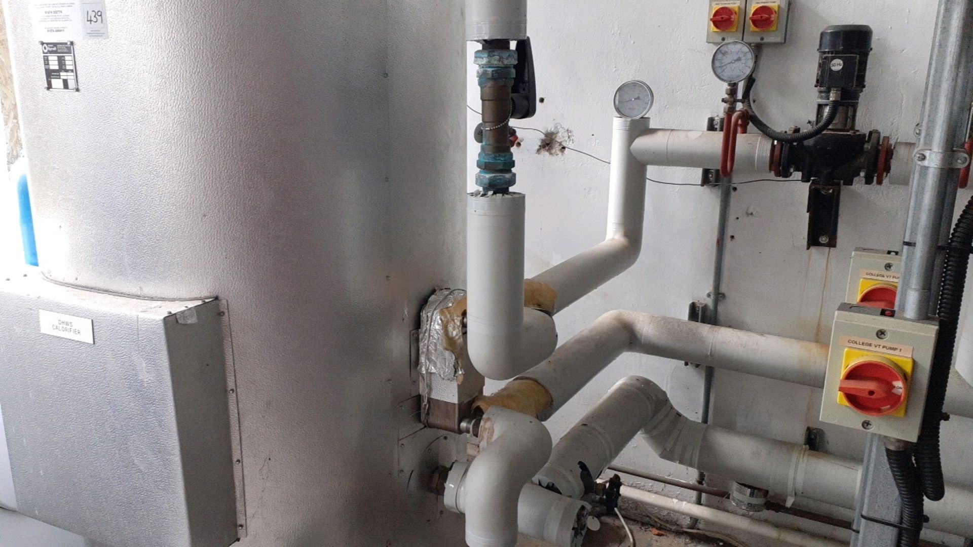 Water heater - Image 3 of 5