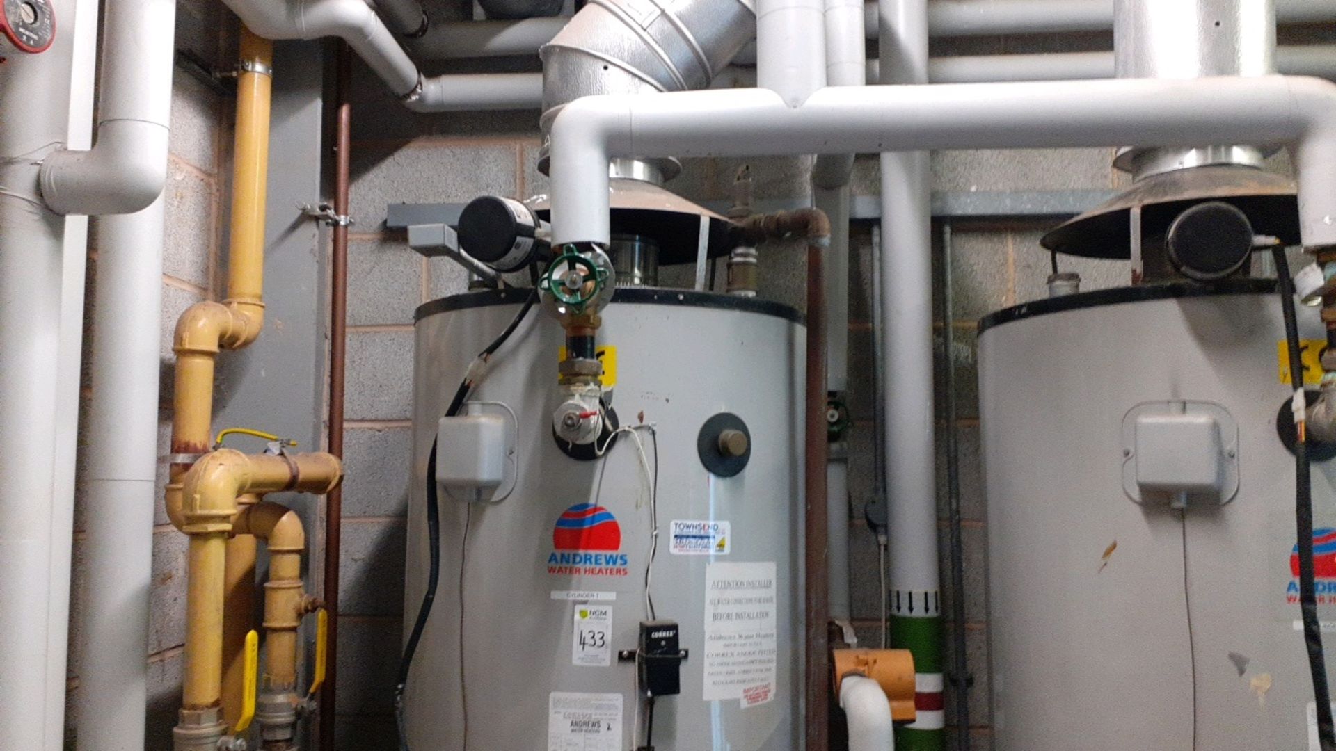 Water heater - Image 2 of 4