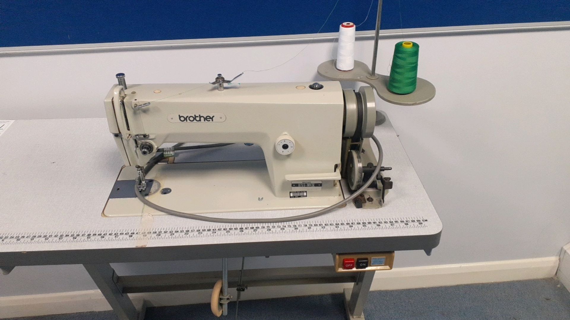 Sewing machine - Image 2 of 4