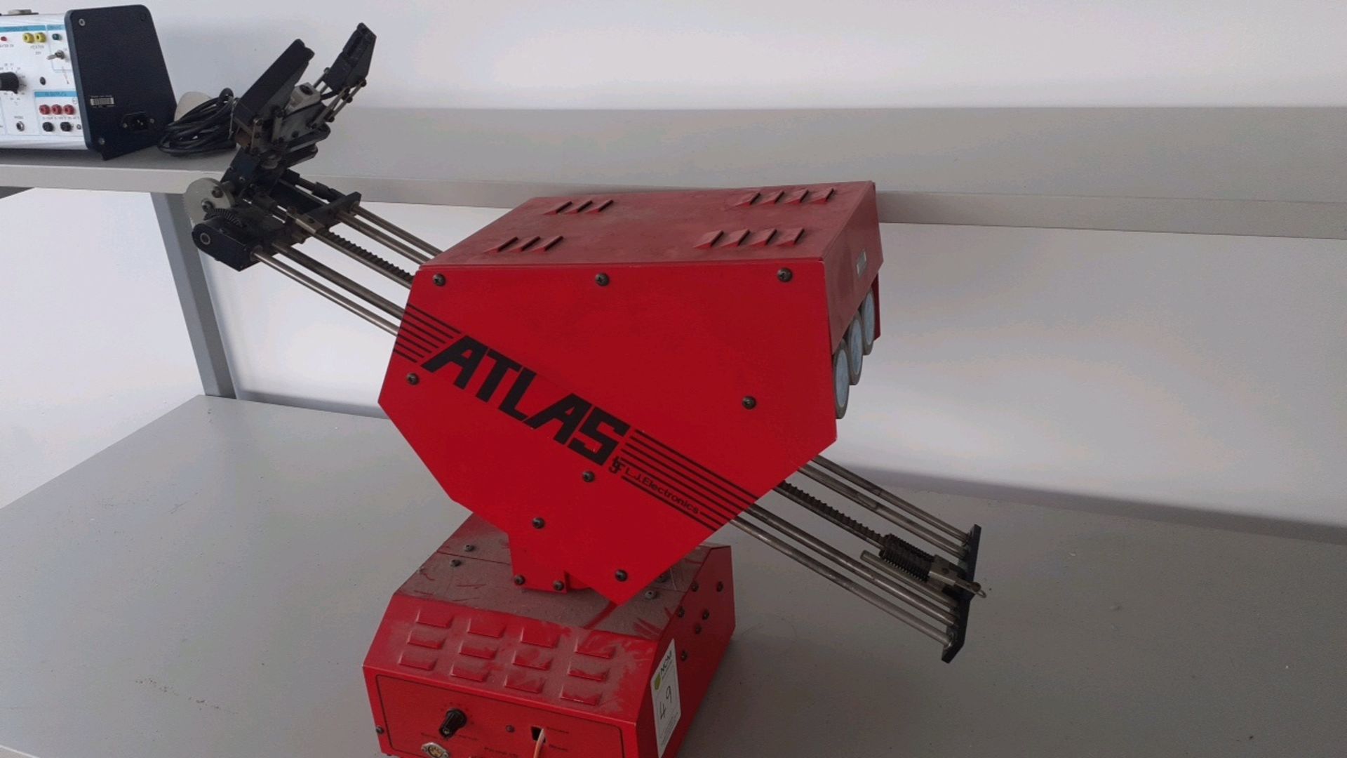 Atlas robot - Image 3 of 3