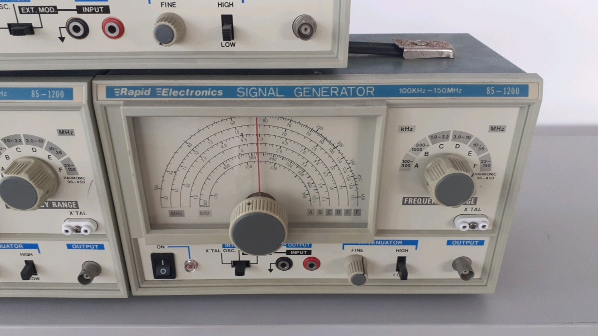 Signal generators - Image 4 of 4