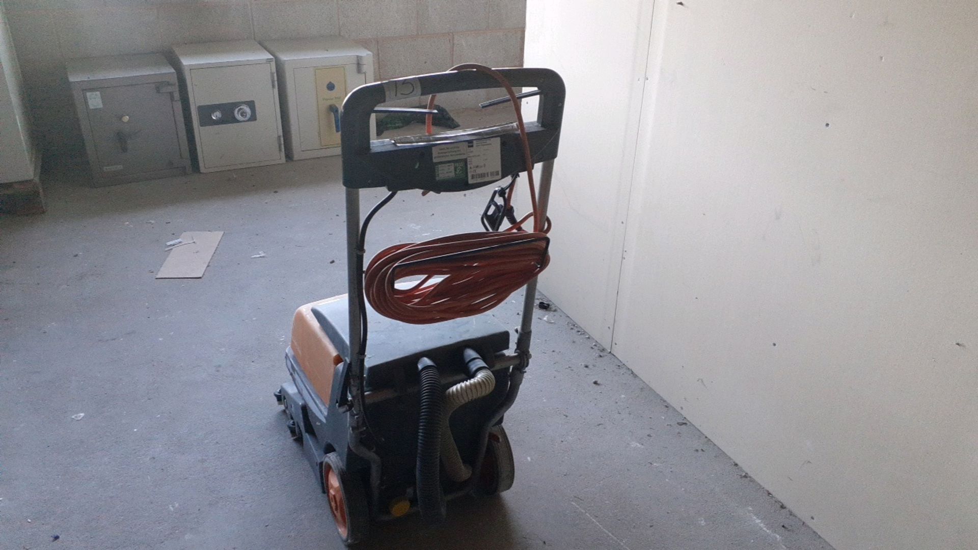 Floor scrubber/dryer - Image 4 of 4