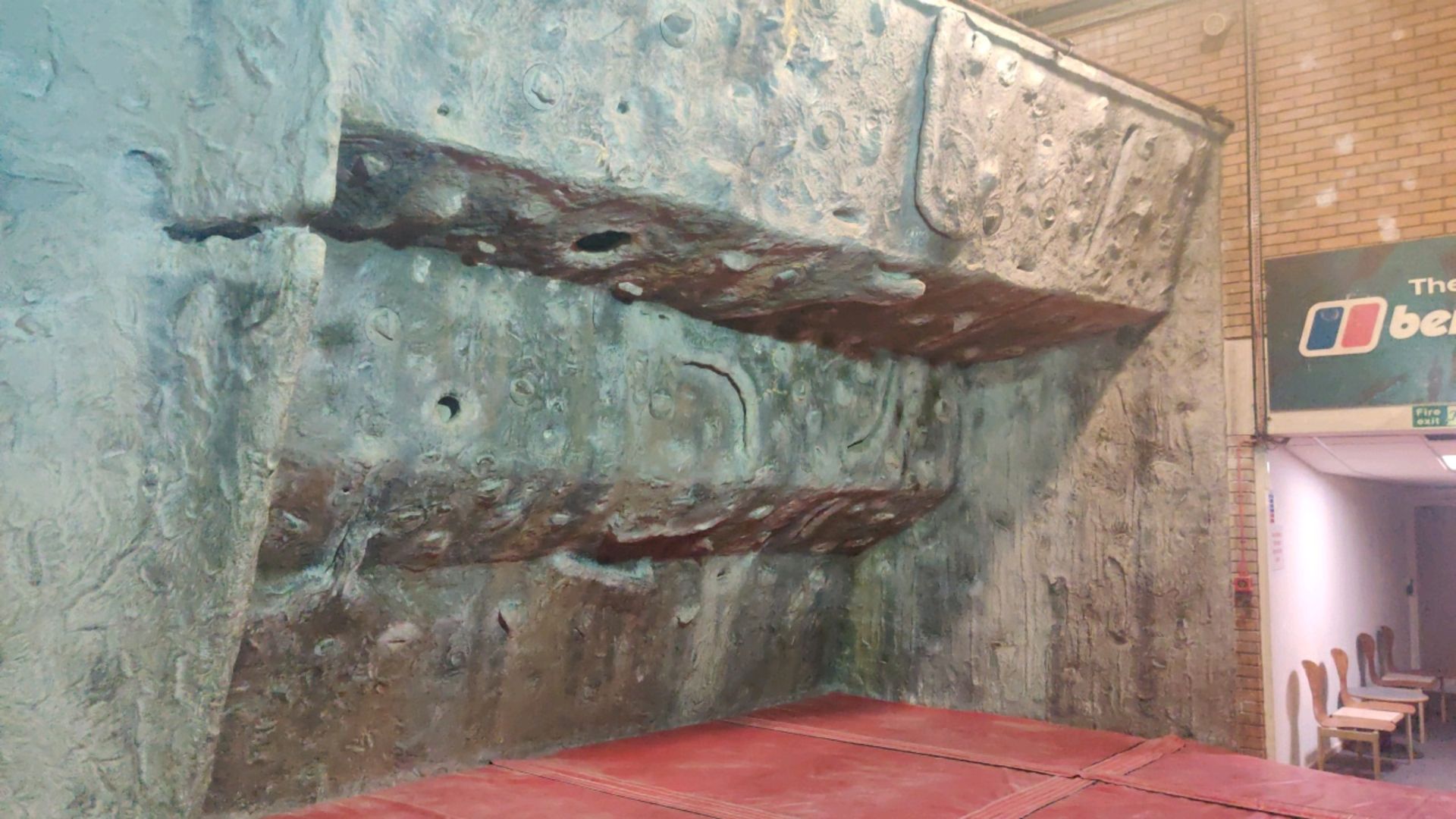 Berghaus climbing wall - Image 21 of 22