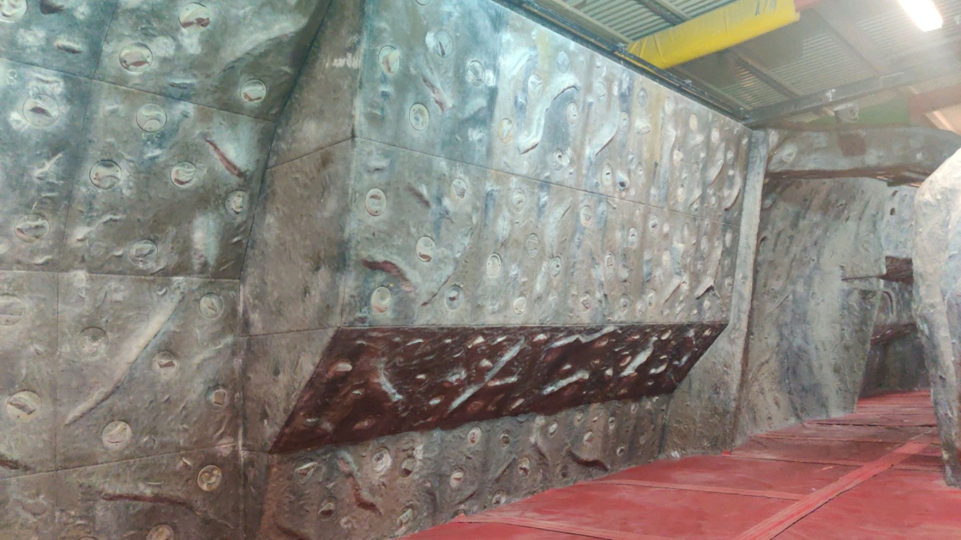 Berghaus climbing wall - Image 18 of 22