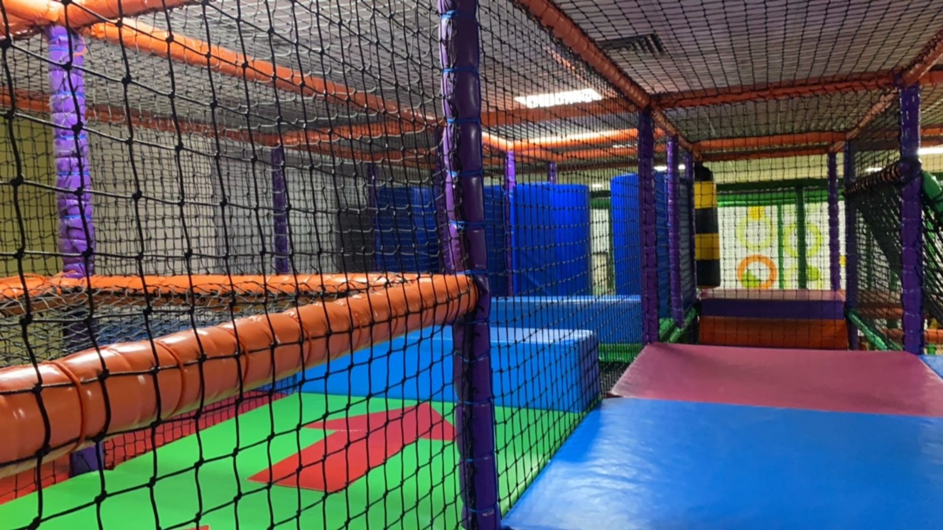 Large multi floor soft play area - Image 7 of 10