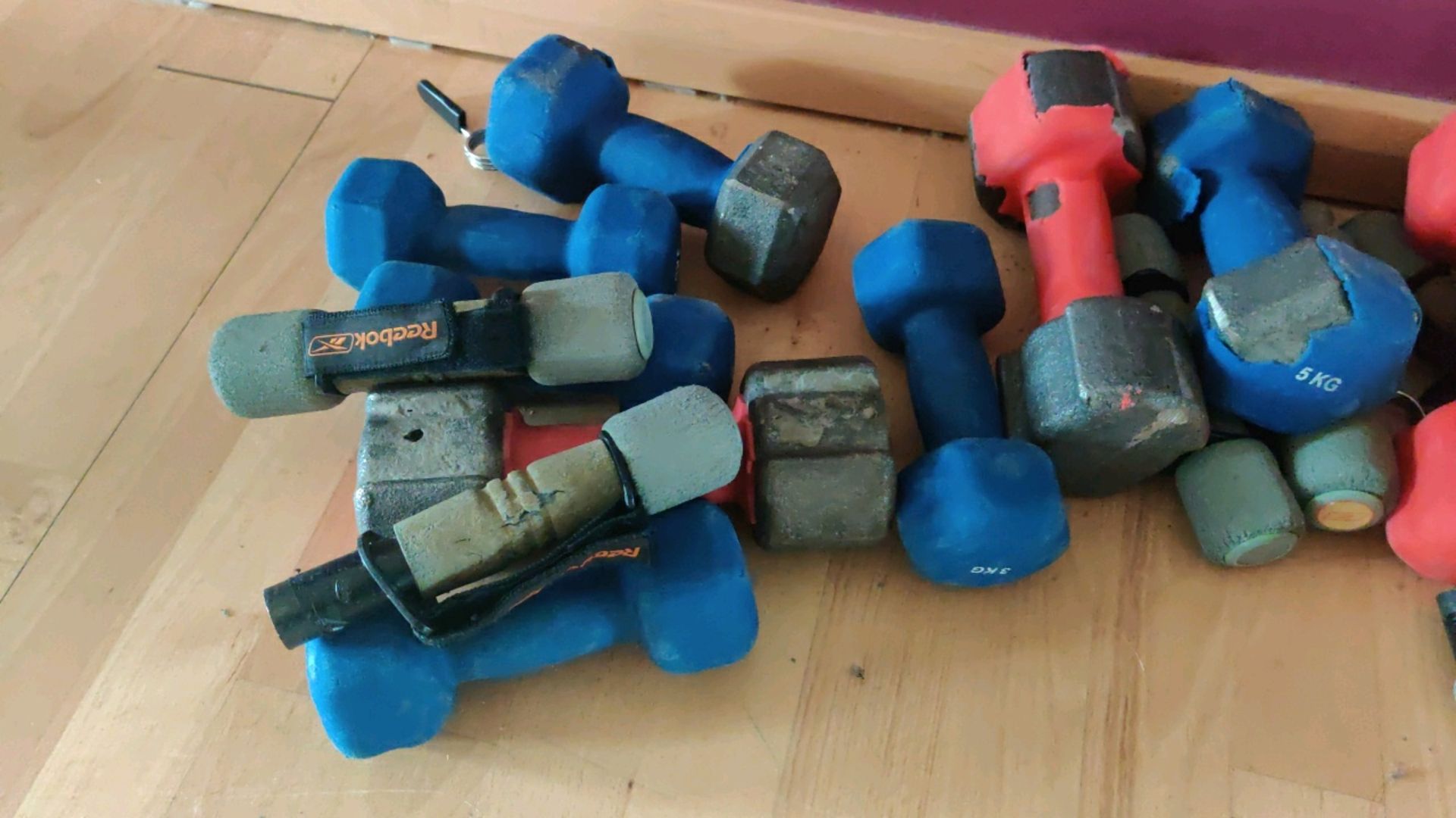 Selection of weights - Image 4 of 4