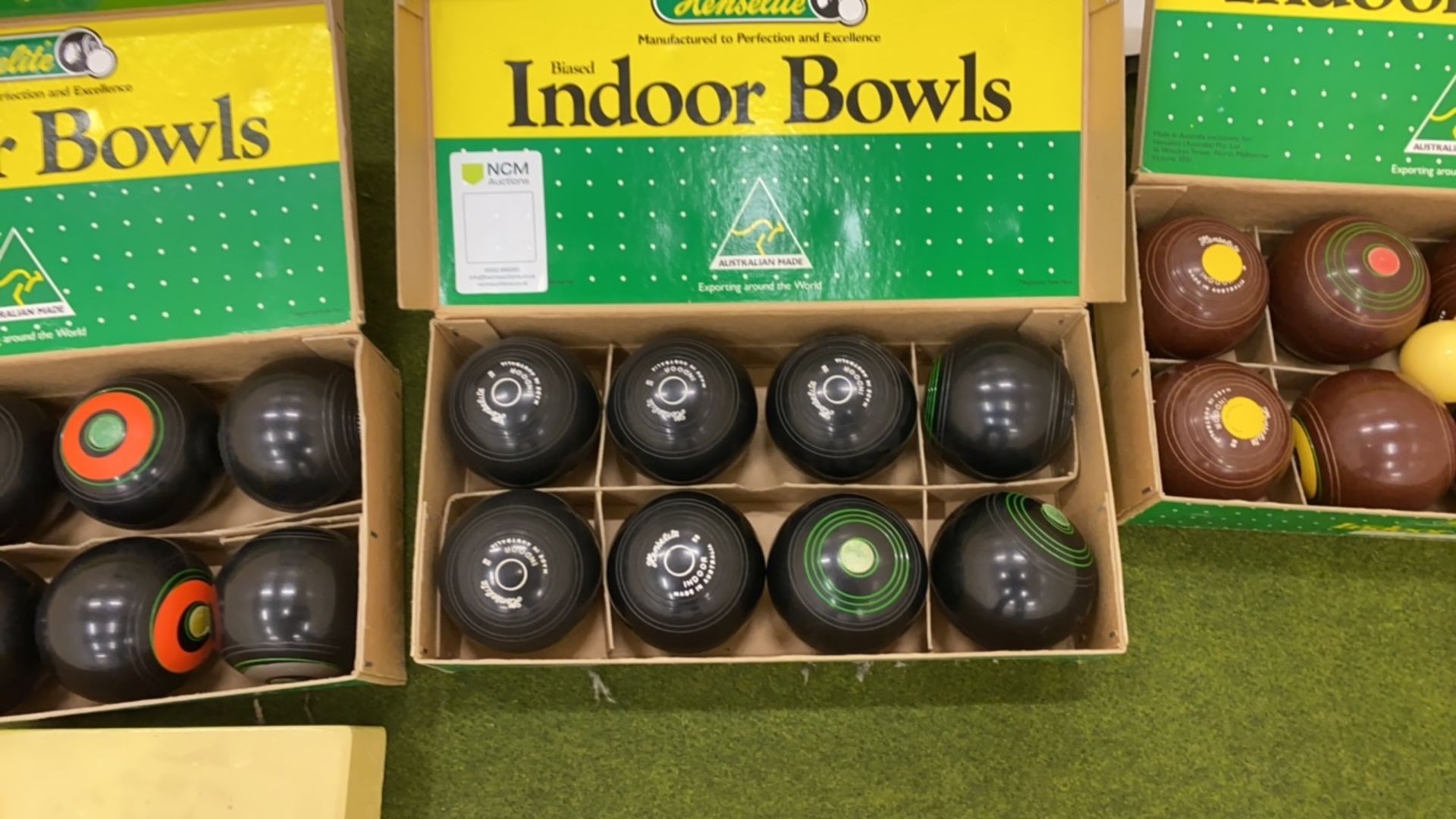 Full bowls set including Henselite balls - Image 3 of 8