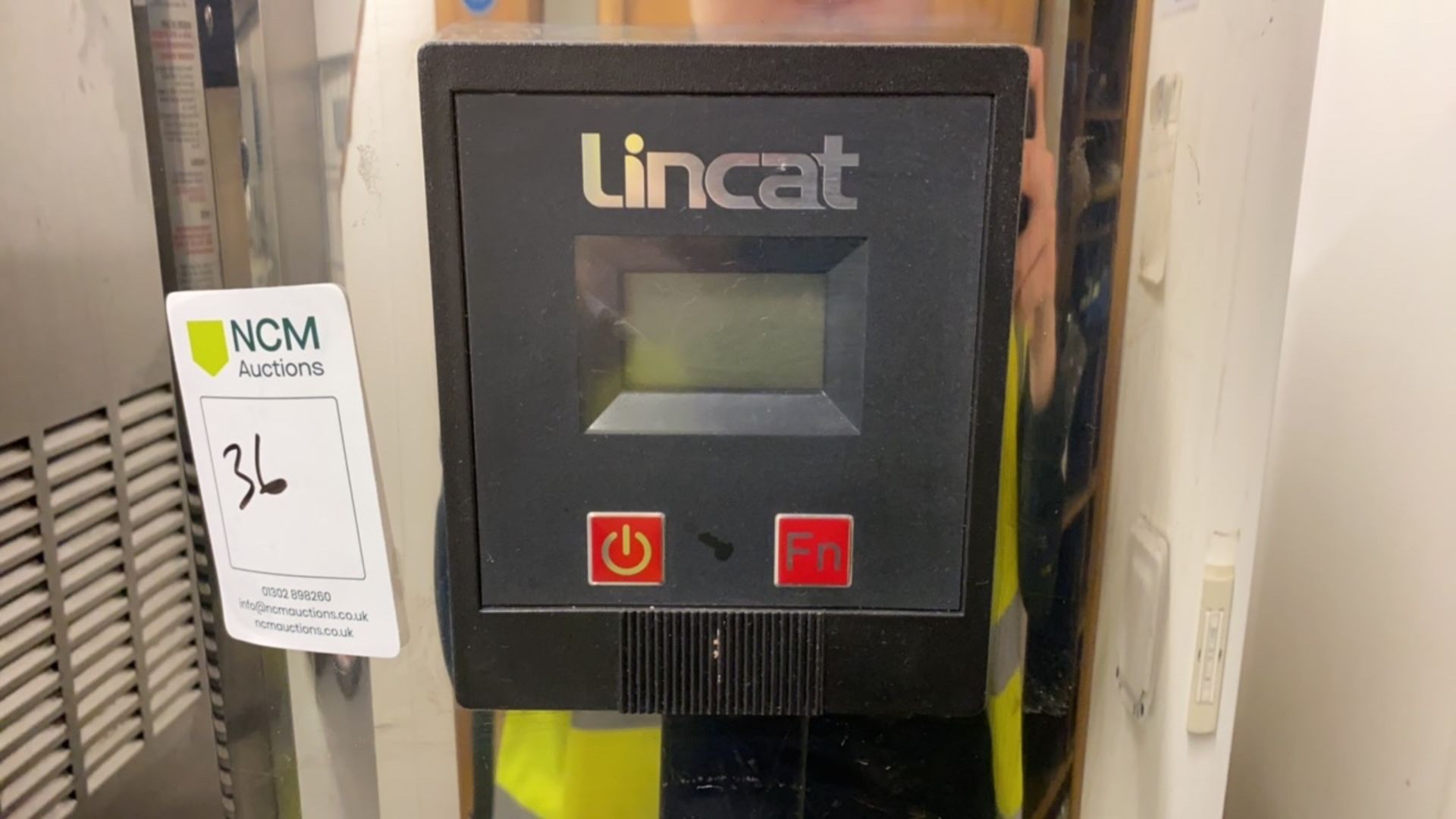 Lincat hot water dispenser - Image 3 of 3