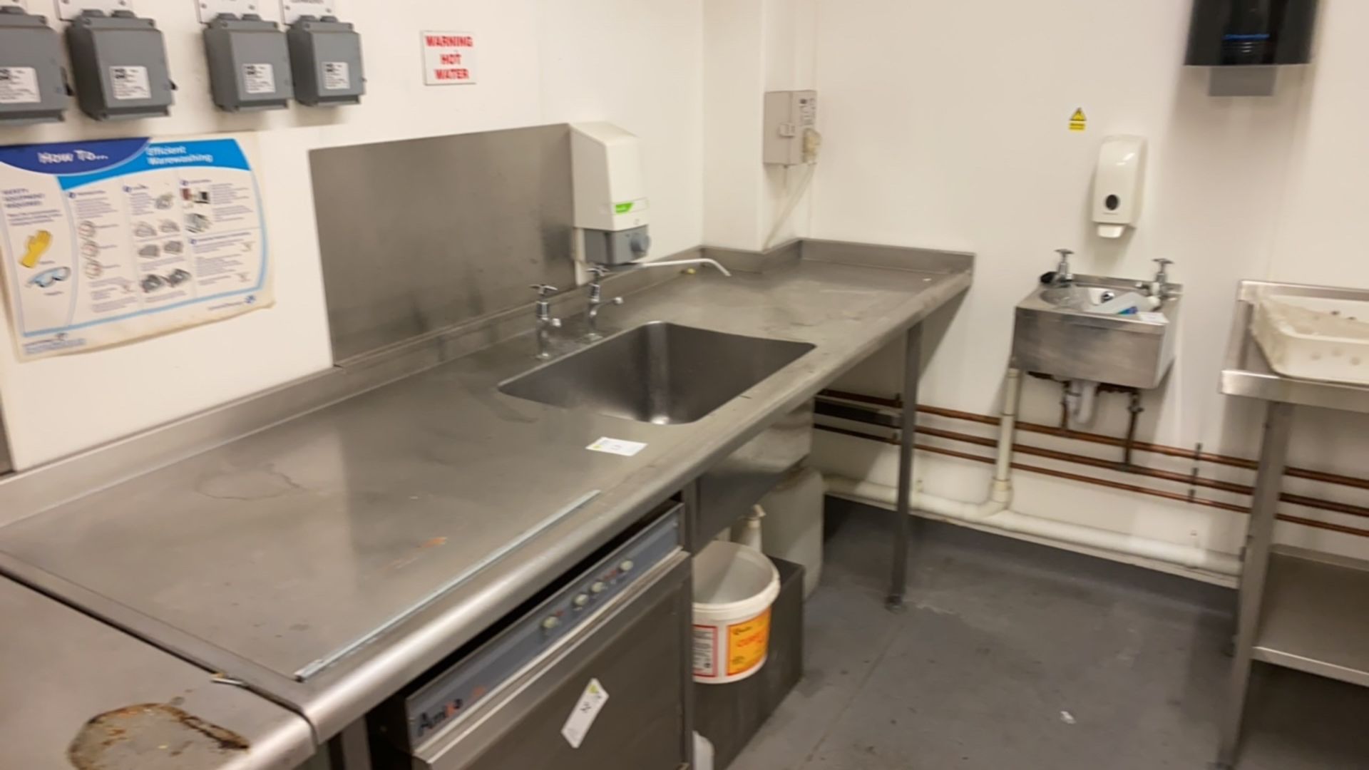 Large kitchen sink unit - Image 2 of 4