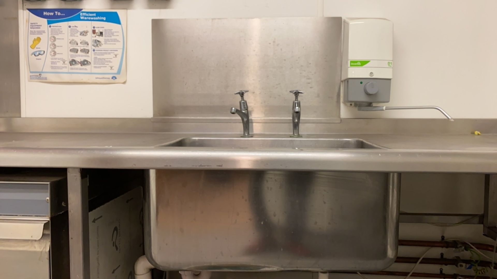 Large kitchen sink unit - Image 4 of 4