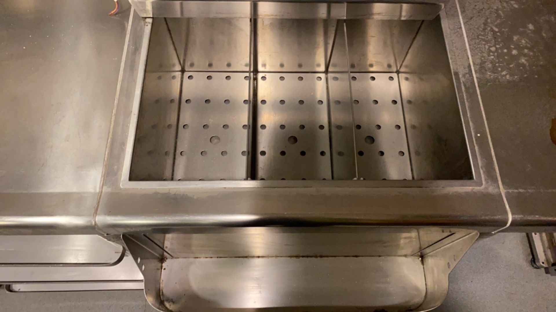 Large stainless steel preparation station with sin - Image 6 of 6